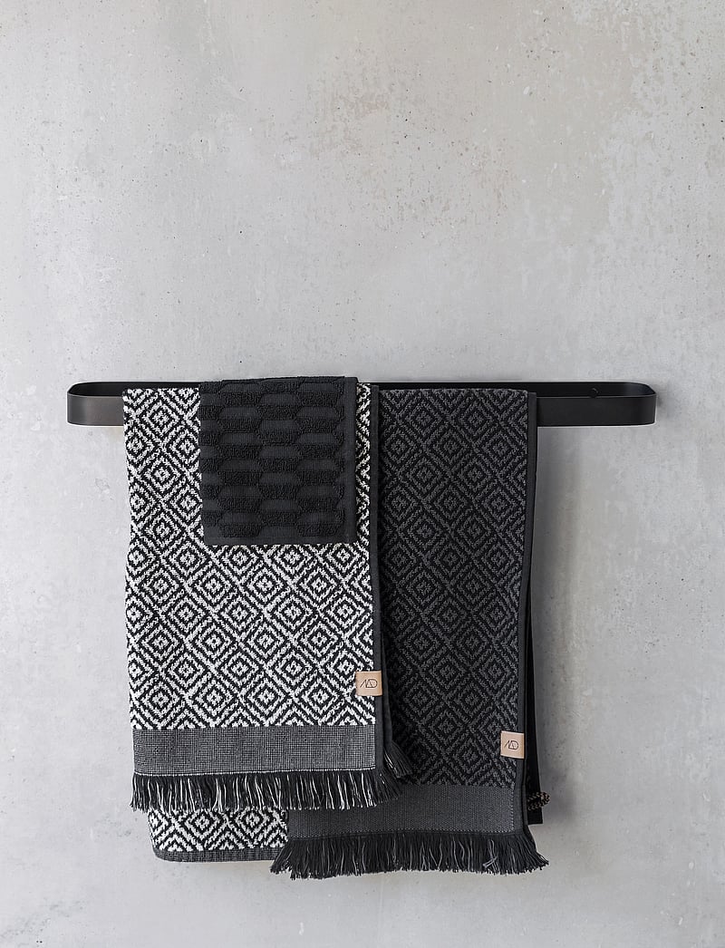 Mette Ditmer - CARRY towel bar - konksud ja nupud - black - 2