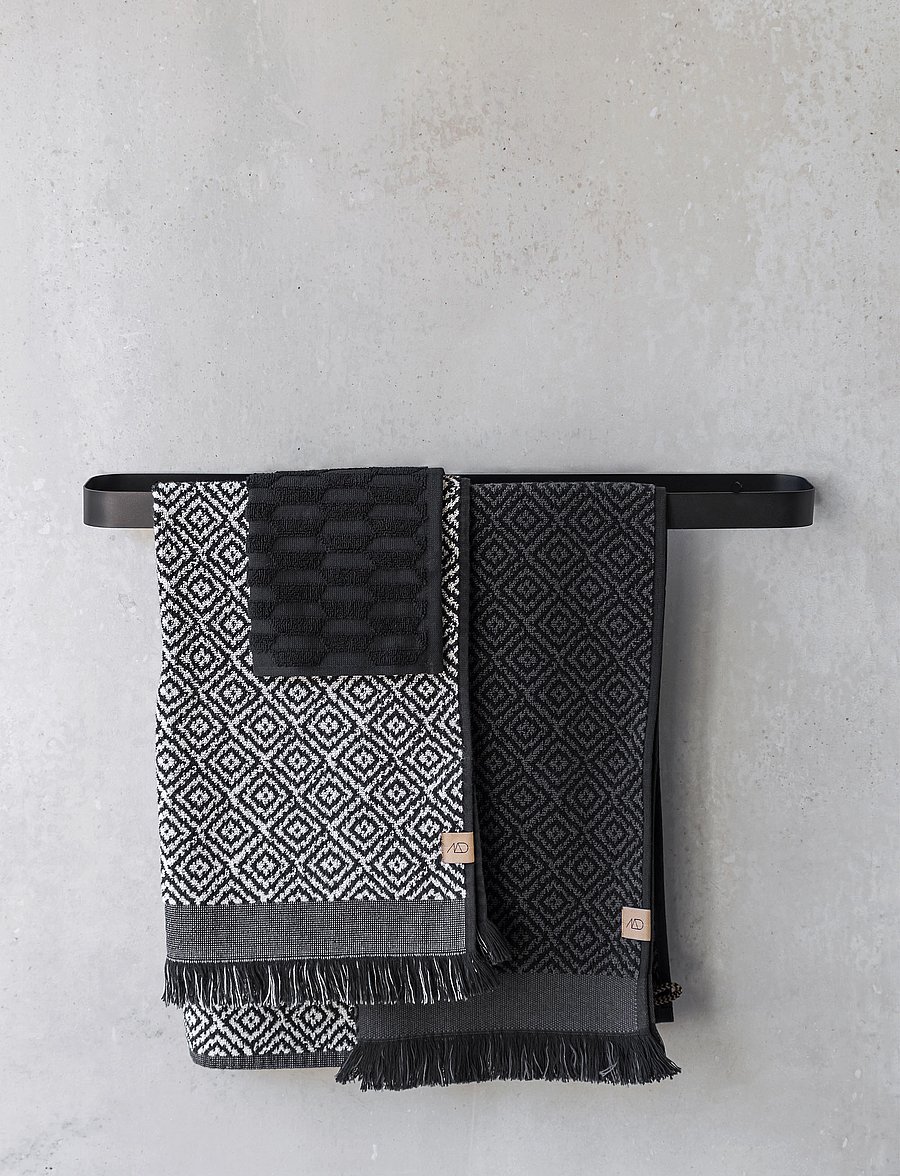 Mette Ditmer - CARRY towel bar - koukut - black - 2