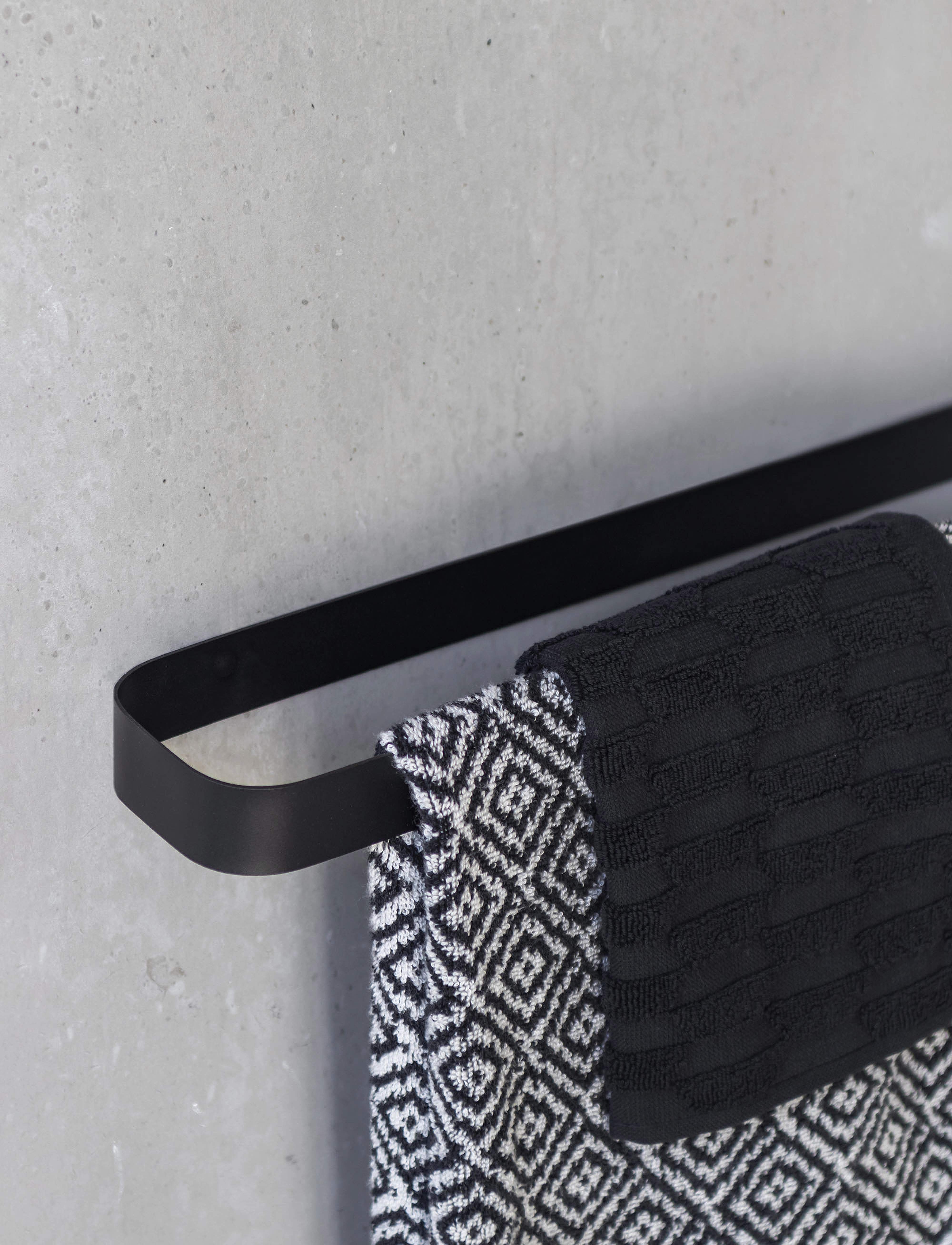 Mette Ditmer - CARRY towel bar - koukut - black - 4