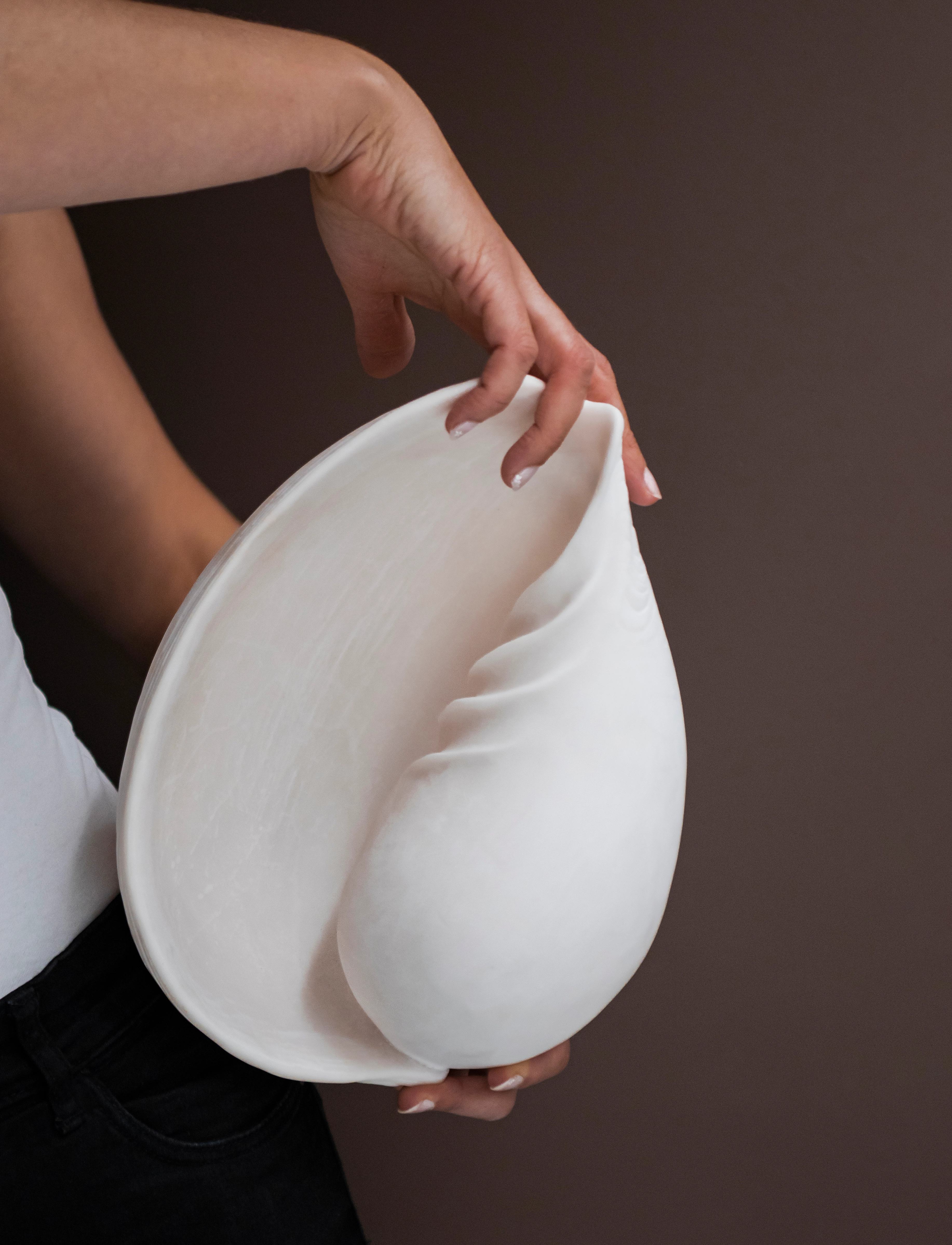 Mette Ditmer Conch Shell, H30.5 cm, White, Dekorativt Tilbehør-Detaljer > Porcelænsfigurer Og -Skulpturer, Unisex