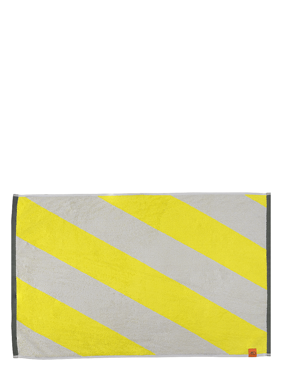 Mette Ditmer - DIAGONAL bath mat - teppiche - yellow - 1