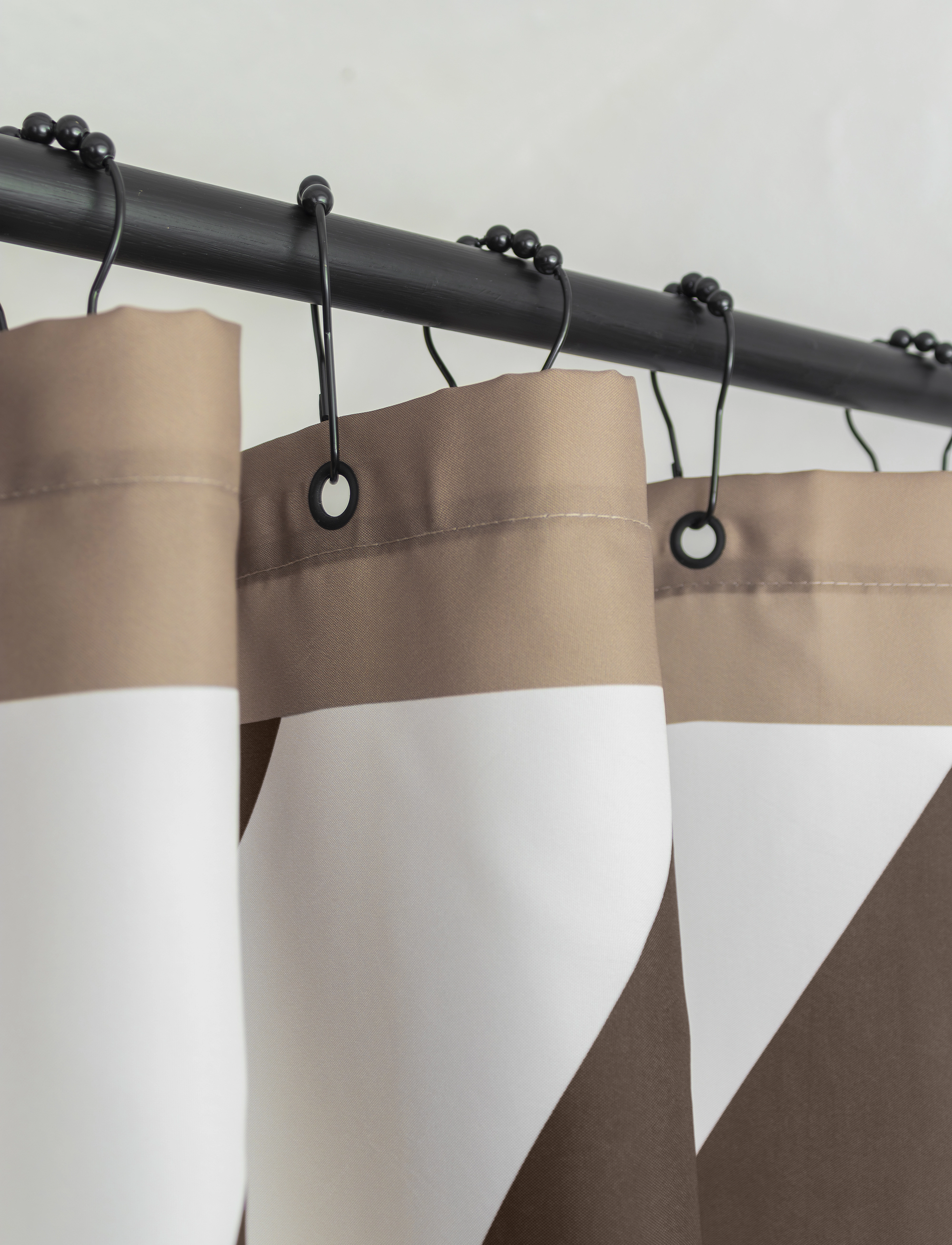 Mette Ditmer - DIAGONAL shower curtain - badeforhæng - chocolate - 2