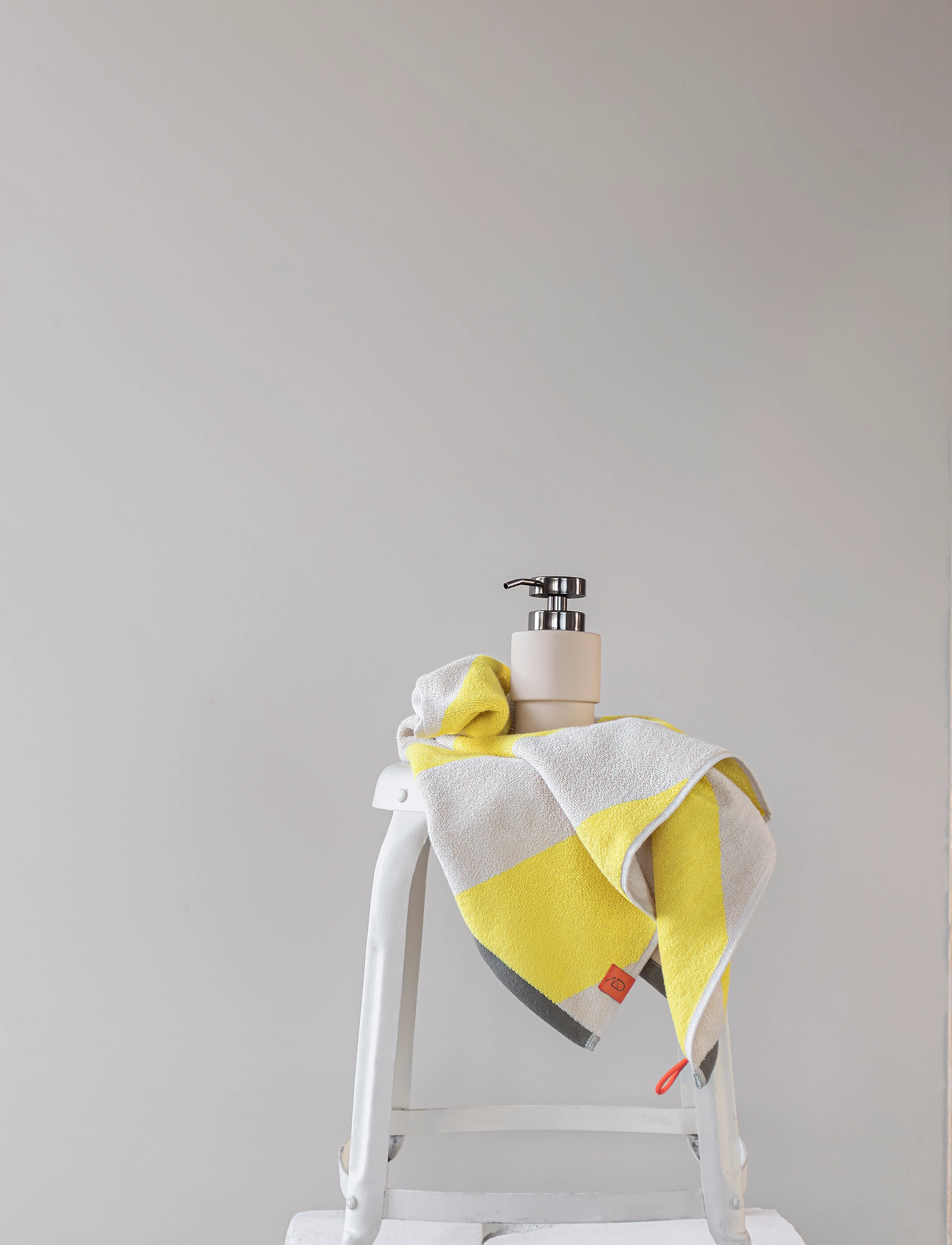 Mette Ditmer Diagonal Guest Towel, 40X 55 cm, Yellow, Håndklæder & Badehåndklæder > Gæstehåndklæder, Unisex