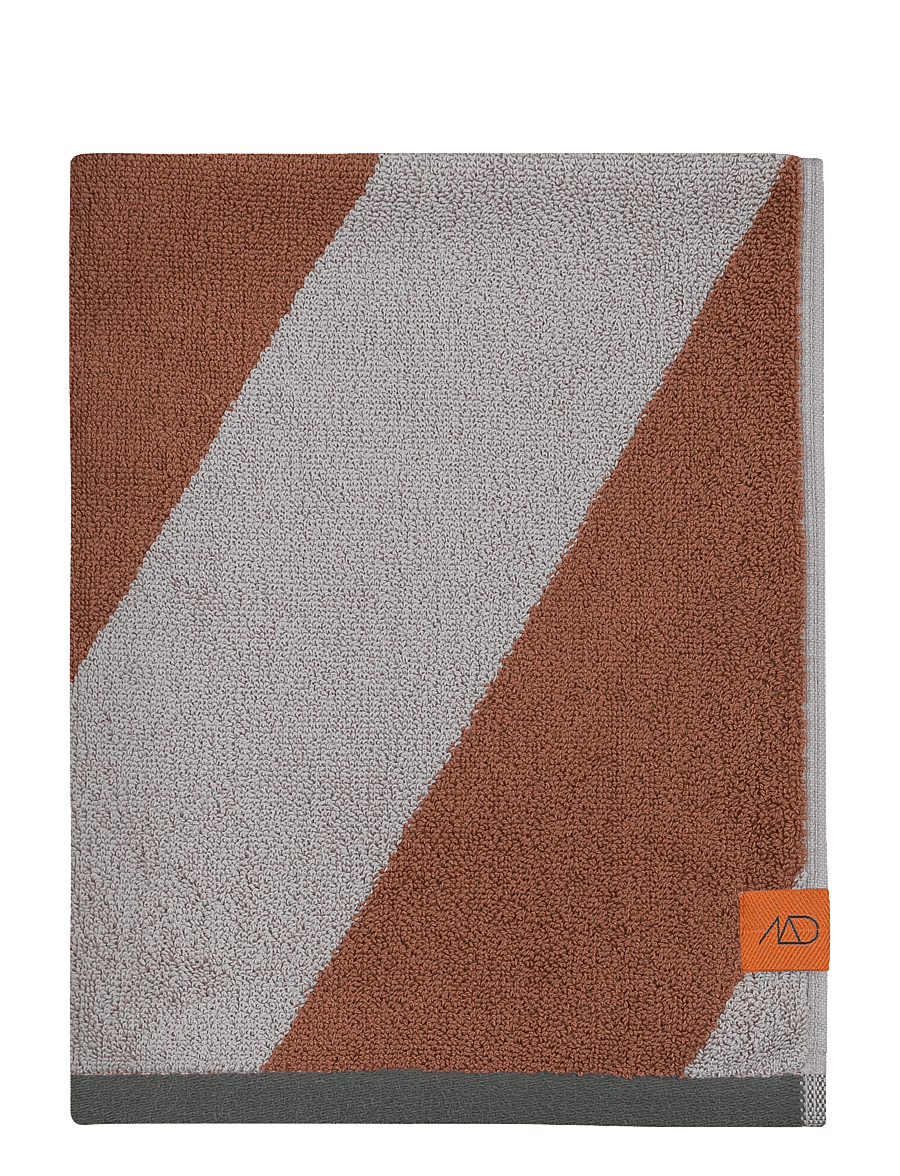 Mette Ditmer - DIAGONAL bath towel - saunalinad - brick - 1