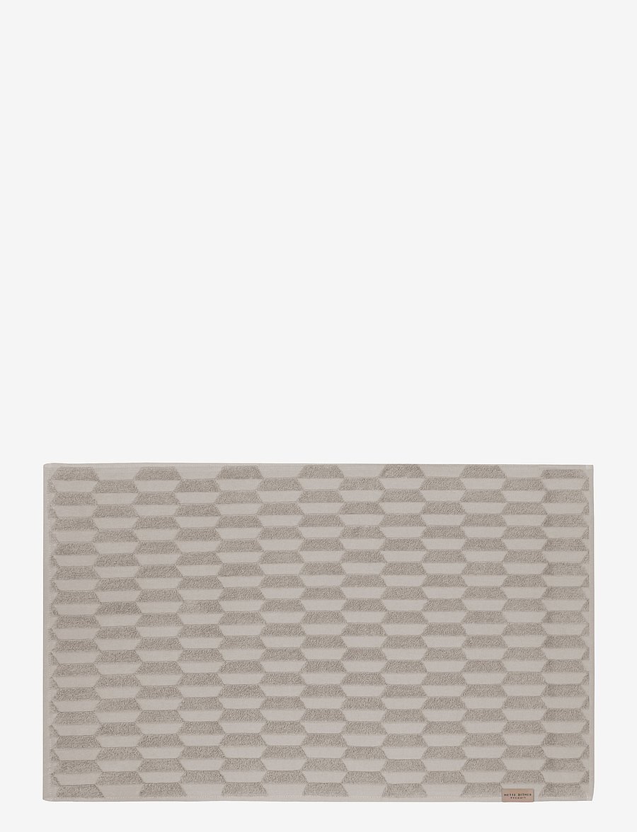 Mette Ditmer - GEO Bath mat - teppiche - sand - 1