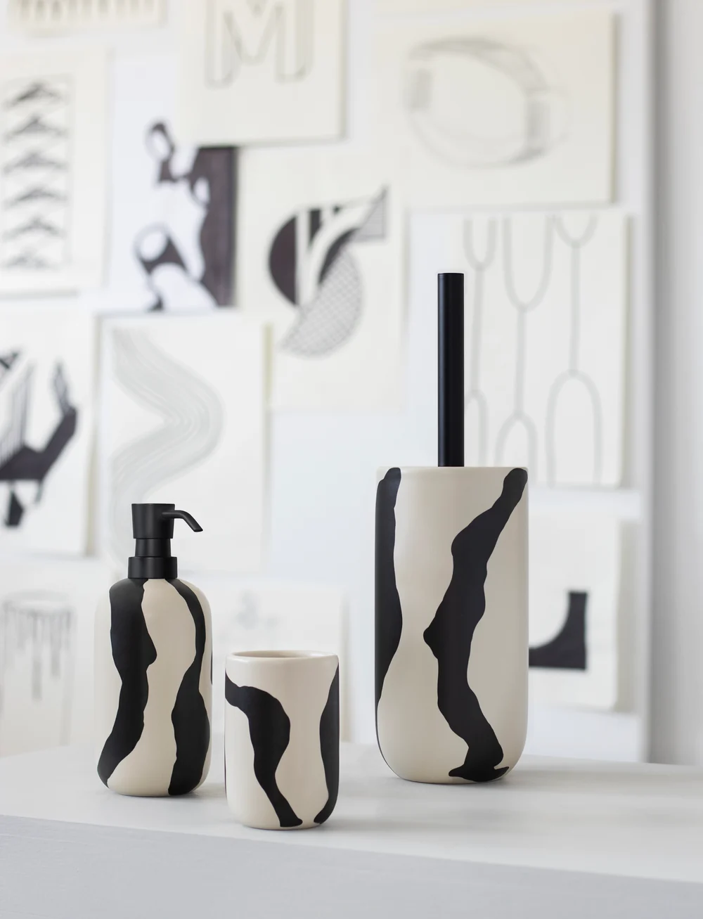 Mette Ditmer - ICON dispenser tall - seifenspender & seifenschalen - off-white - 3