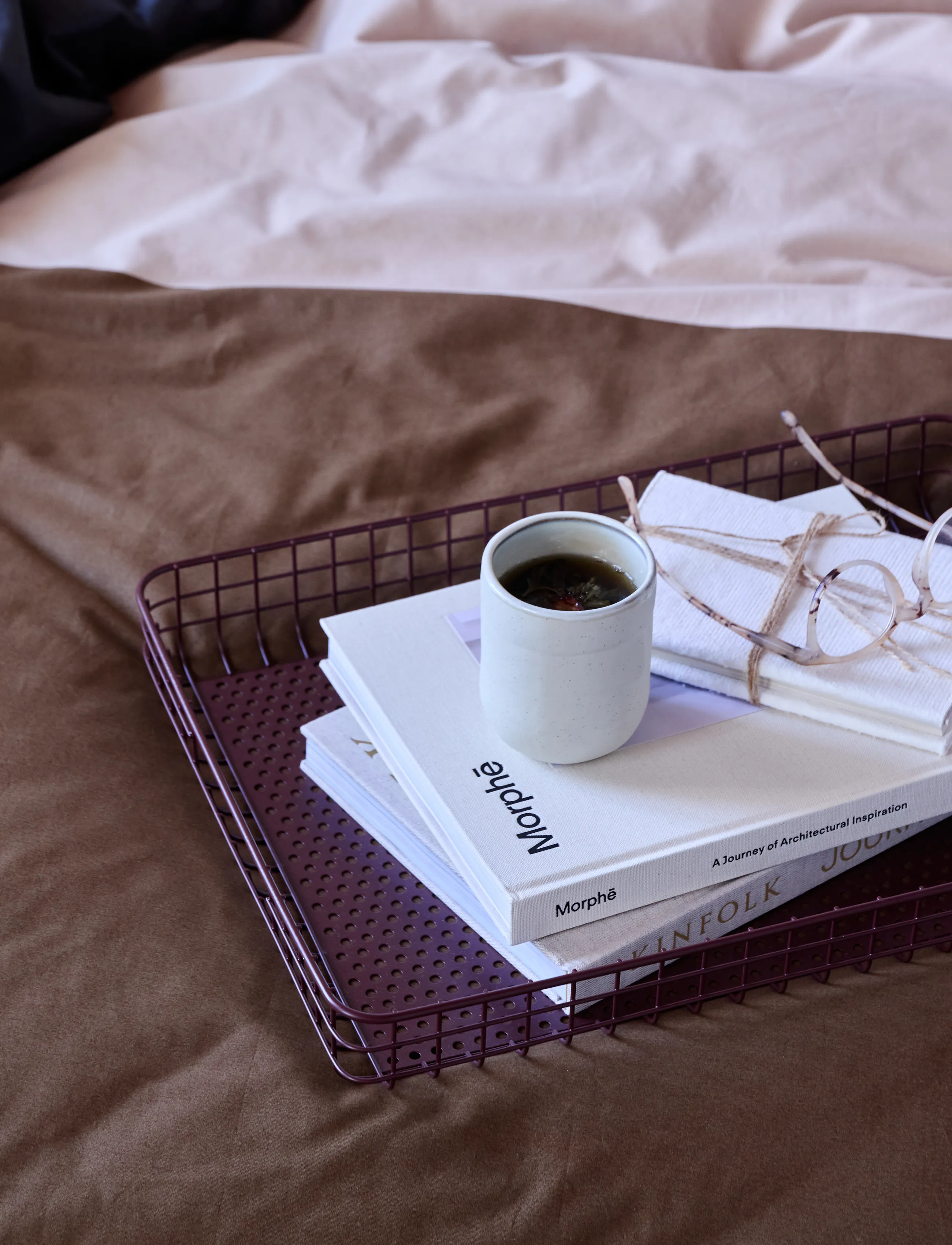 Mette Ditmer - LIFT tray - wine - 2