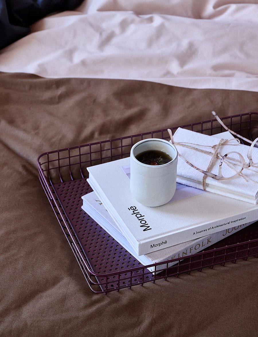 Mette Ditmer - LIFT tray - kandikud - wine - 2