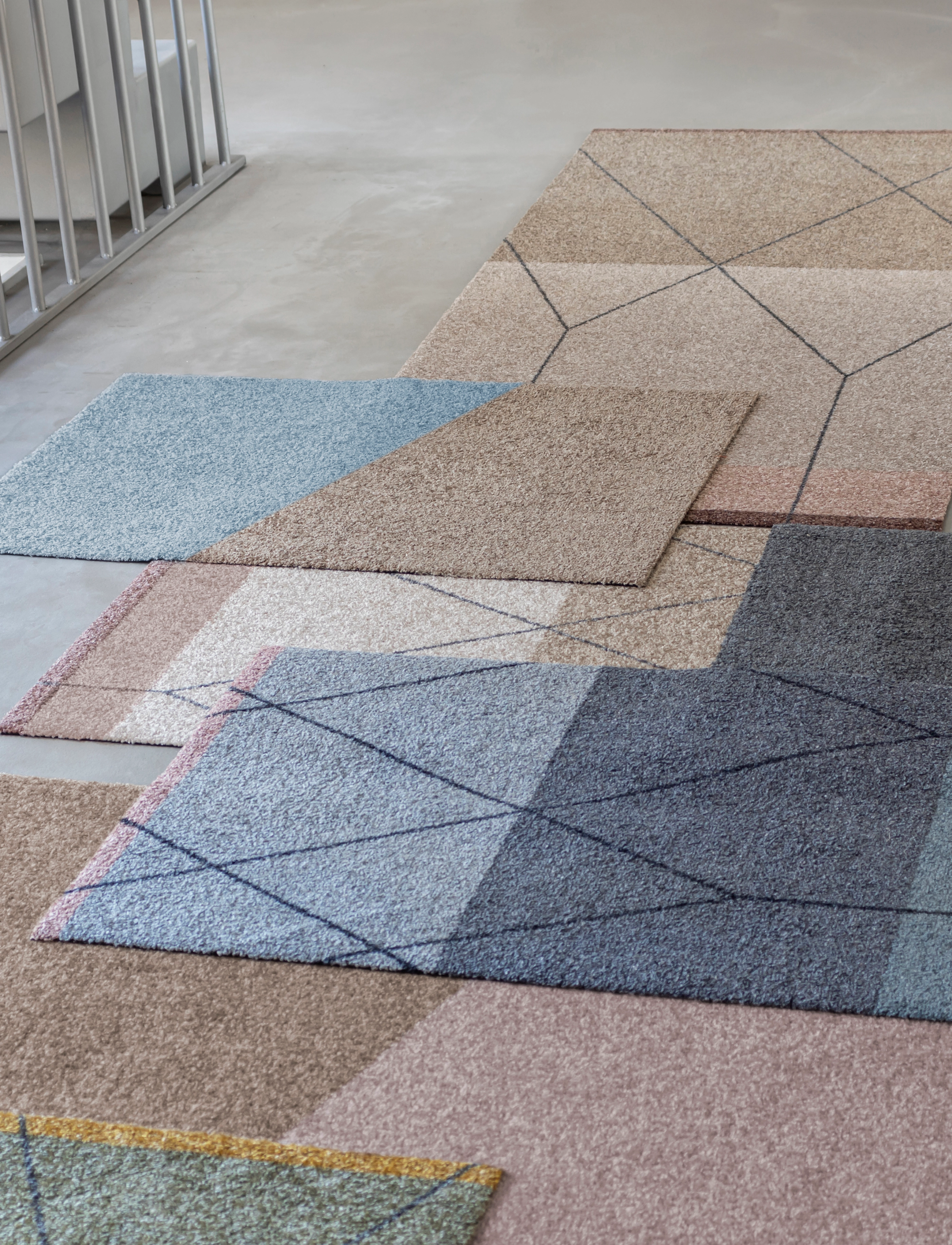 Mette Ditmer - LINEA all-round mat - Övriga mattor - dark grey - 2