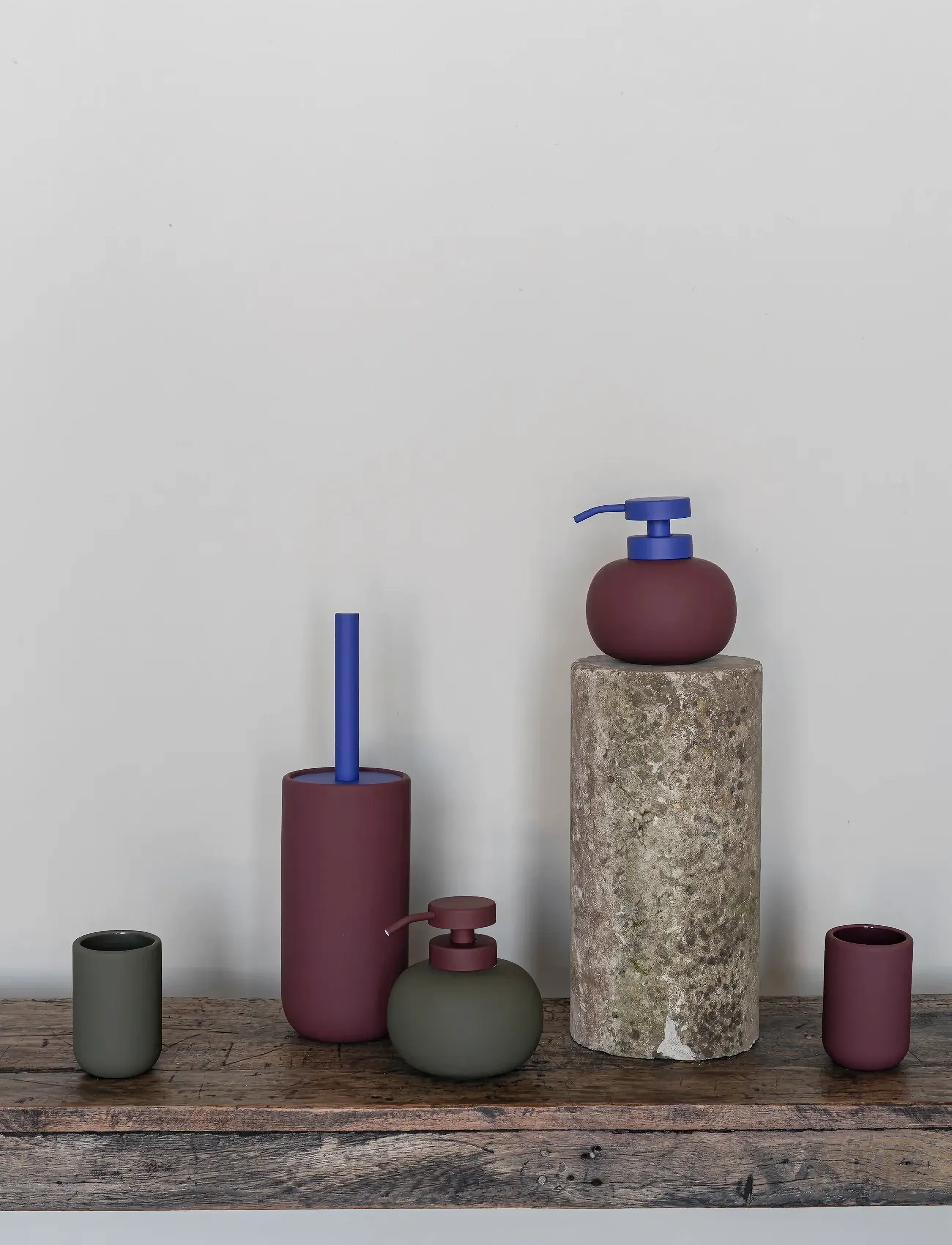 Mette Ditmer - LOTUS PLAY toilet brush holder (2 handles) - toiletborstels - wine - 3