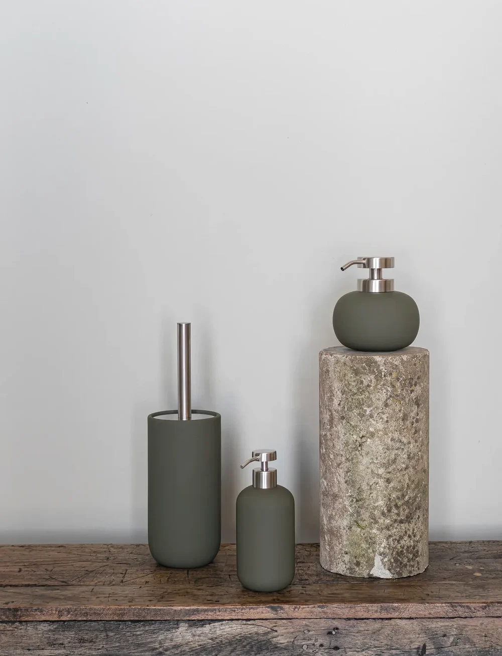 Mette Ditmer - LOTUS PLAY dispenser, tall (2 pumps) - seifenspender & seifenschalen - dark olive - 3