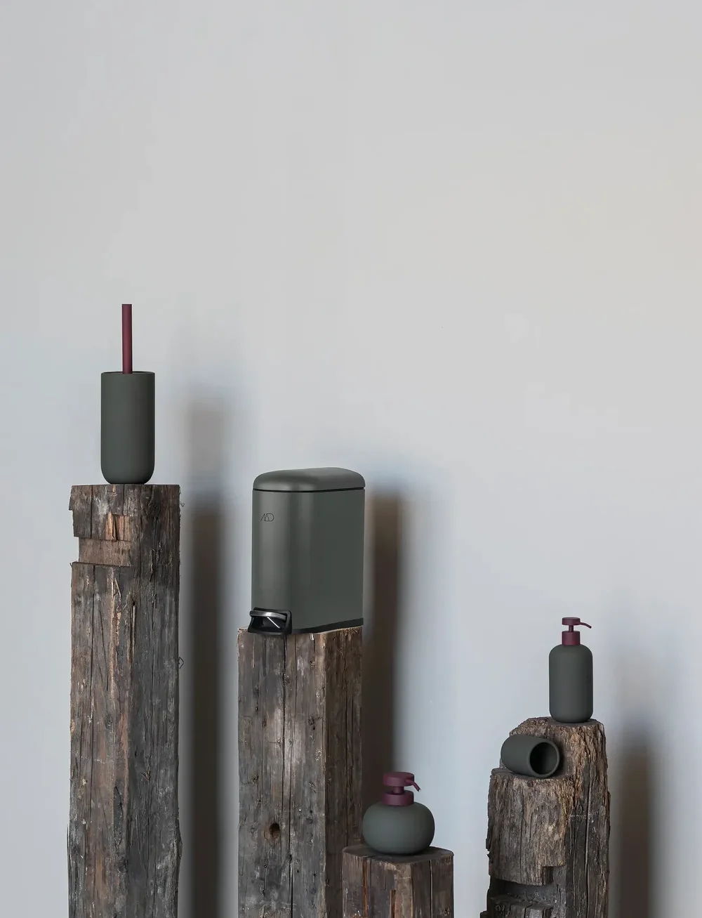 Mette Ditmer - LOTUS PLAY dispenser, tall (2 pumps) - seifenspender & seifenschalen - dark olive - 4