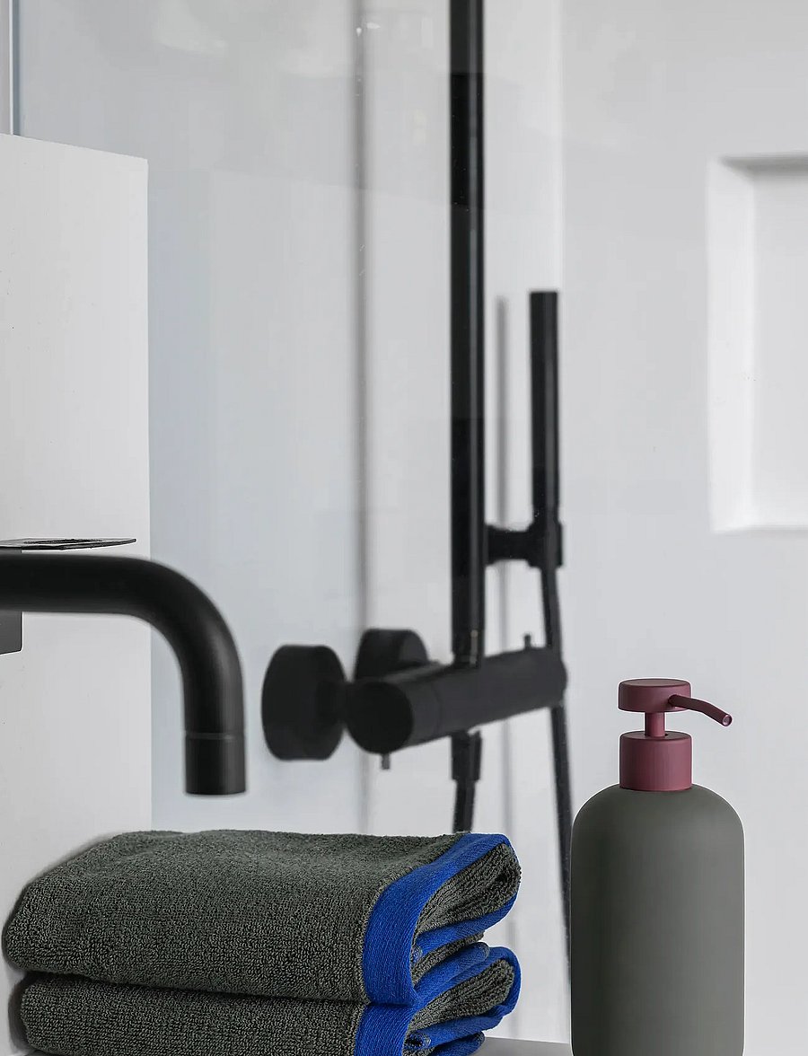 Mette Ditmer - LOTUS PLAY dispenser, tall (2 pumps) - seebidosaatorid ja -alused - dark olive - 5