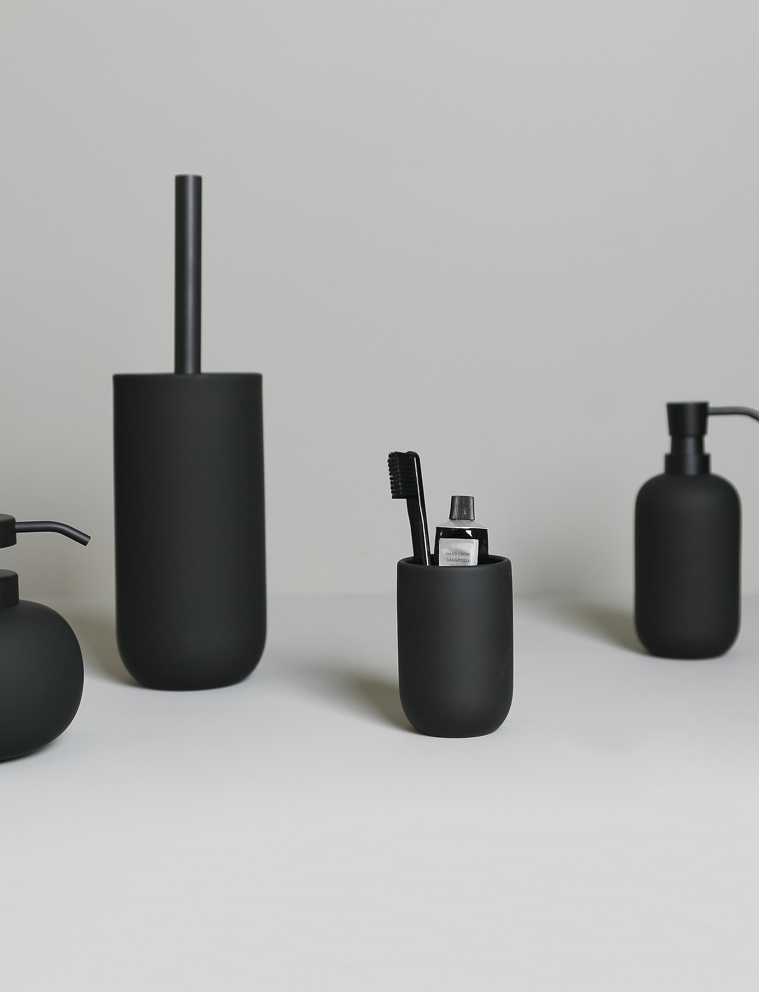 Mette Ditmer - LOTUS Brush holder - szczotki toaletowe - black - 1