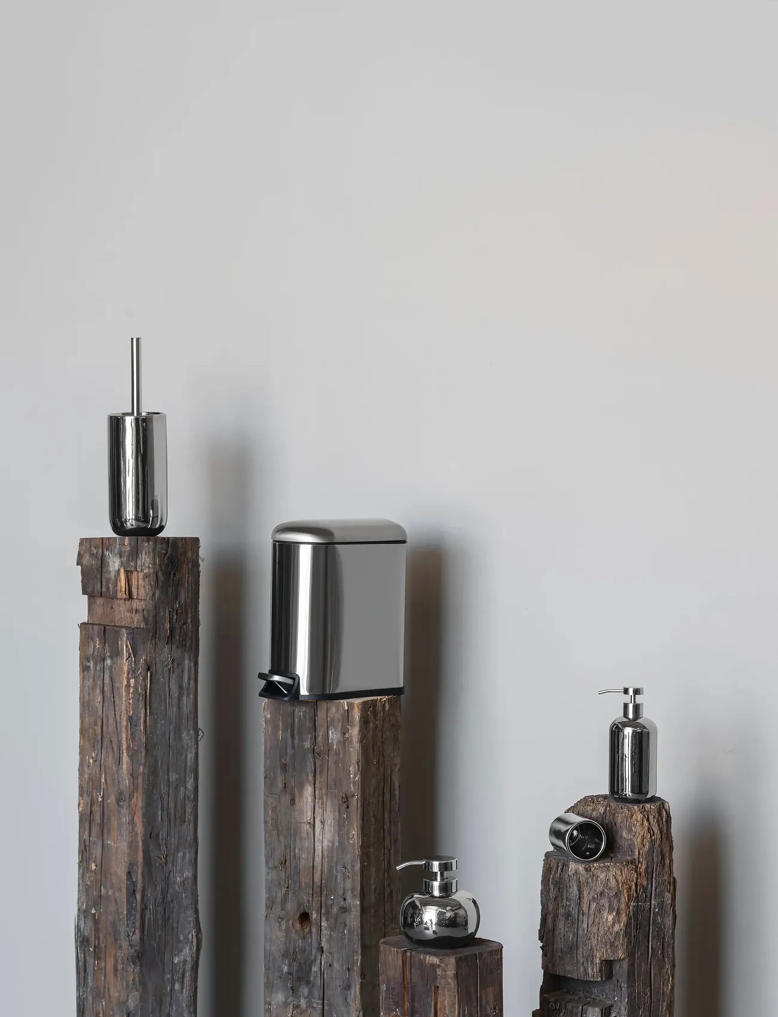 Mette Ditmer - LOTUS toilet brush holder - toiletbørster - chrome - 2