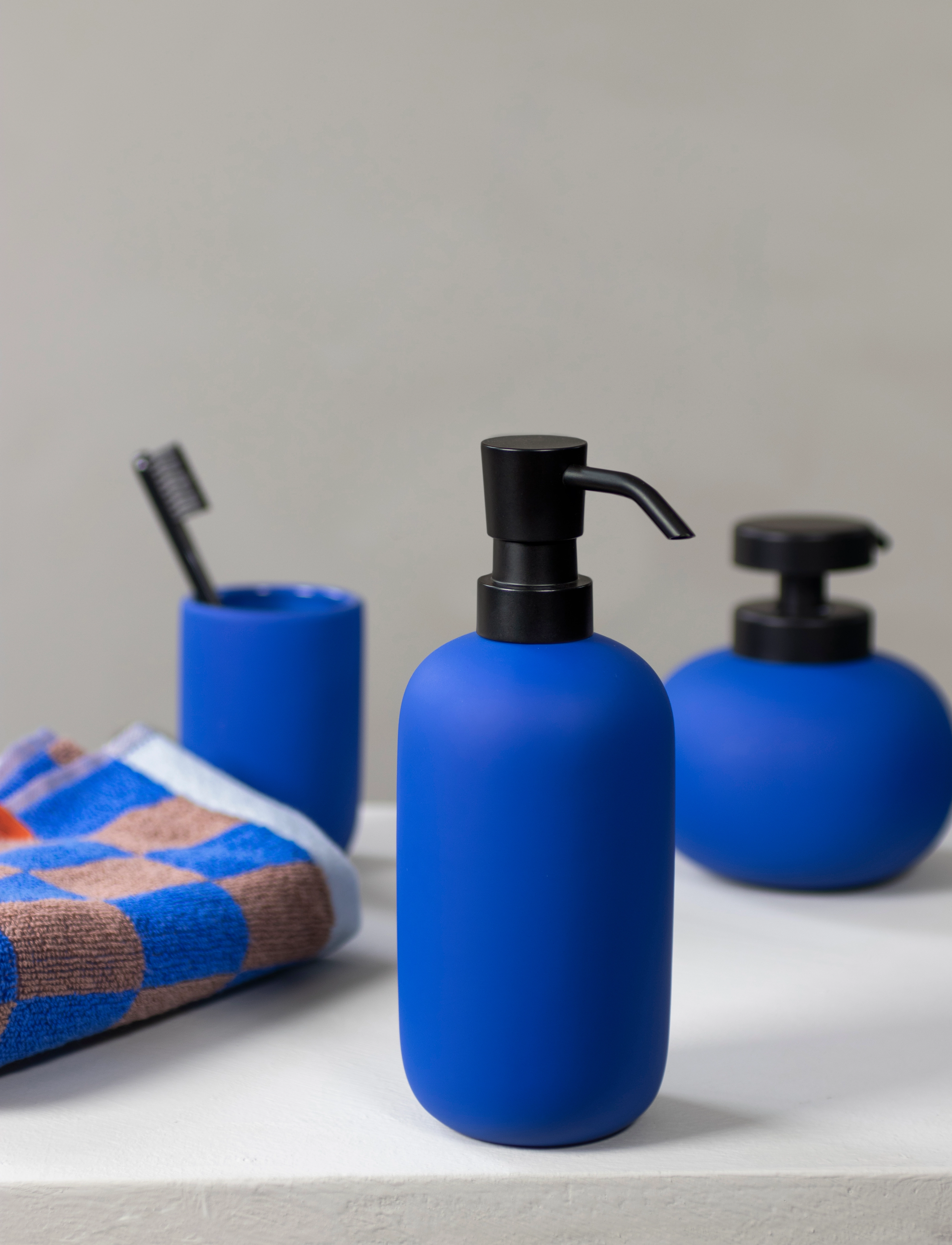 Mette Ditmer Lotus Dispenser Tall, H18 cm, Bathroom Interior, Blau - Soap Pumps & Cups, Homeware