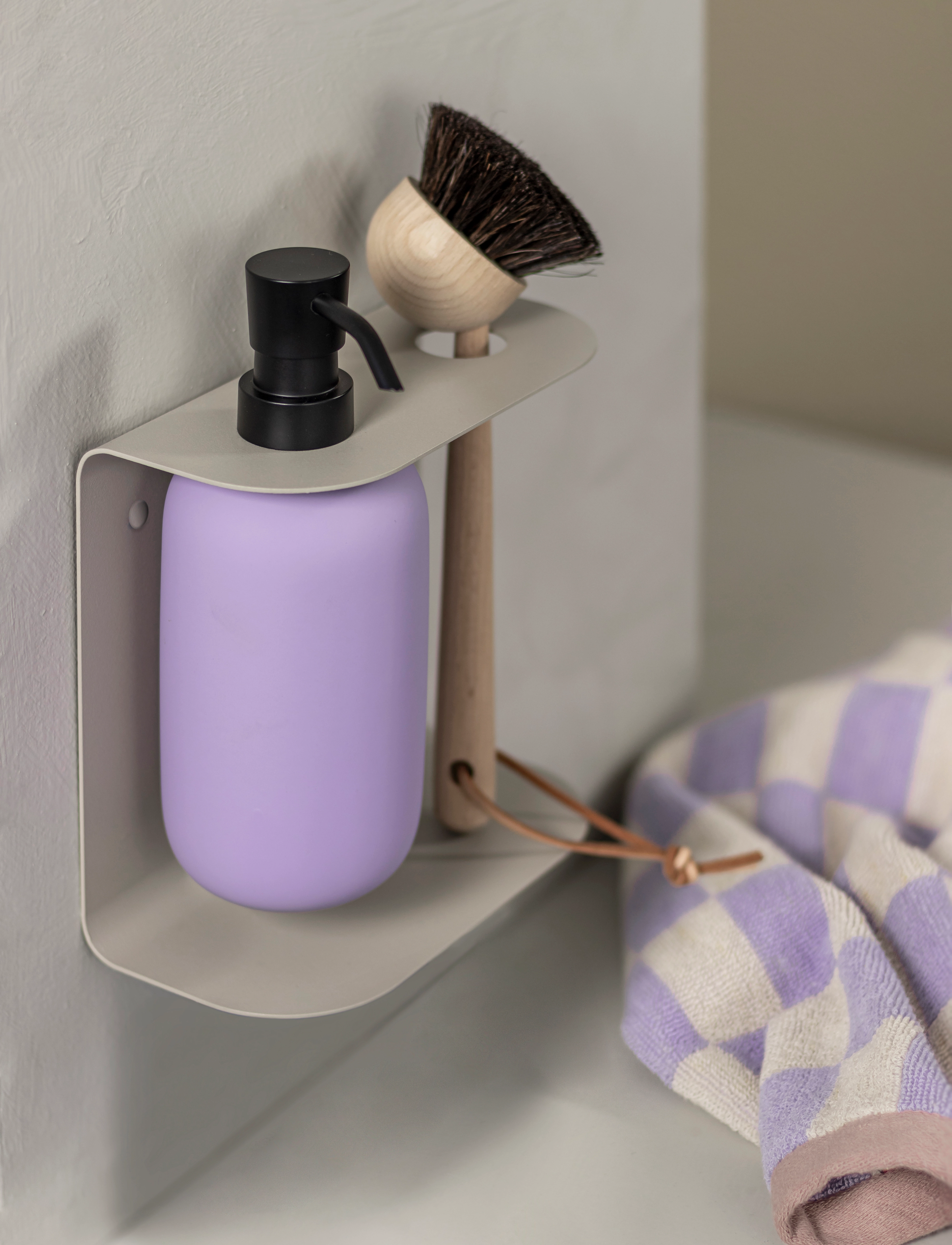Mette Ditmer - LOTUS dispenser tall - tvålpumpar, tvålkoppar & tvålfat - light lilac - 3