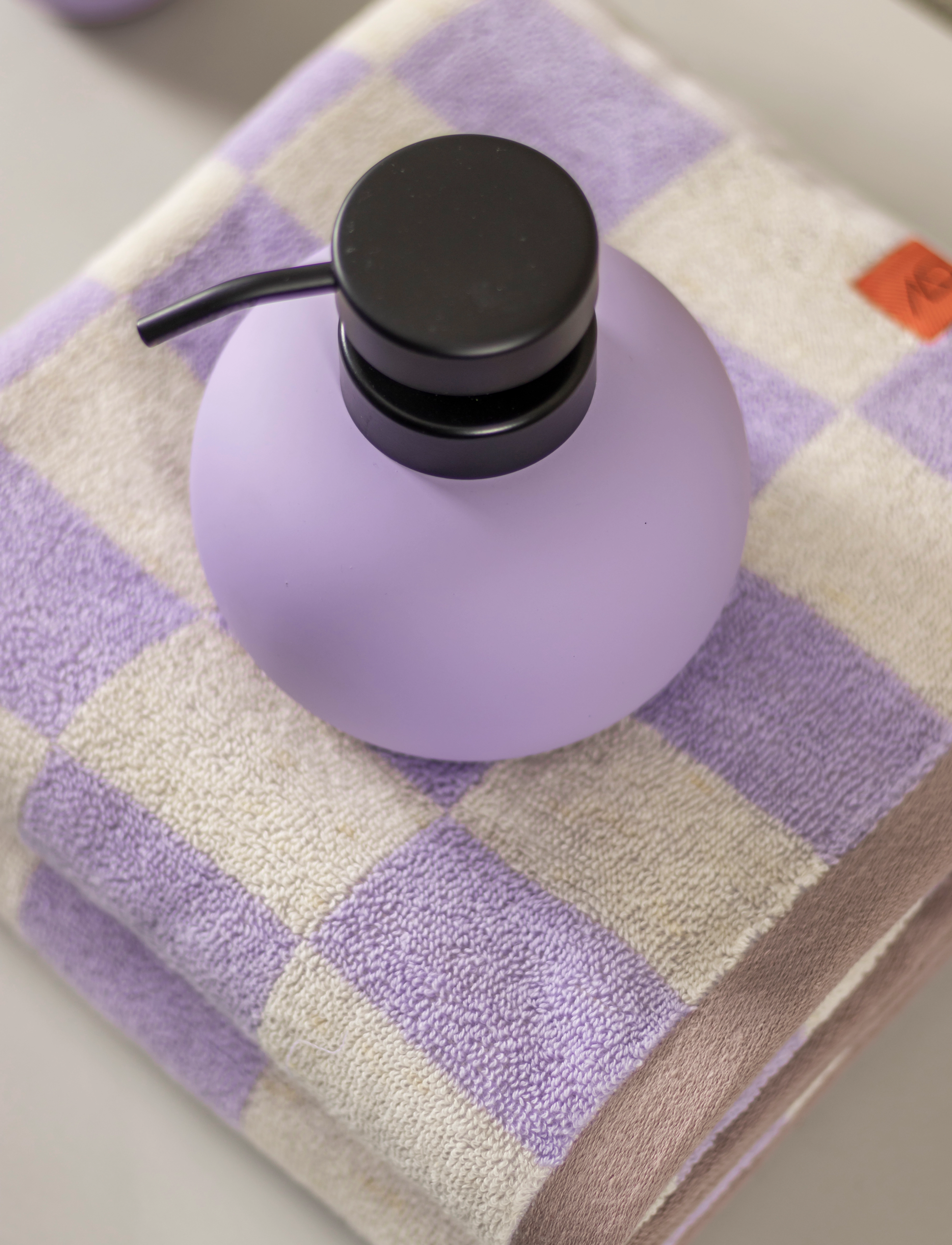Mette Ditmer - LOTUS dispenser low - tvålpumpar, tvålkoppar & tvålfat - light lilac - 2