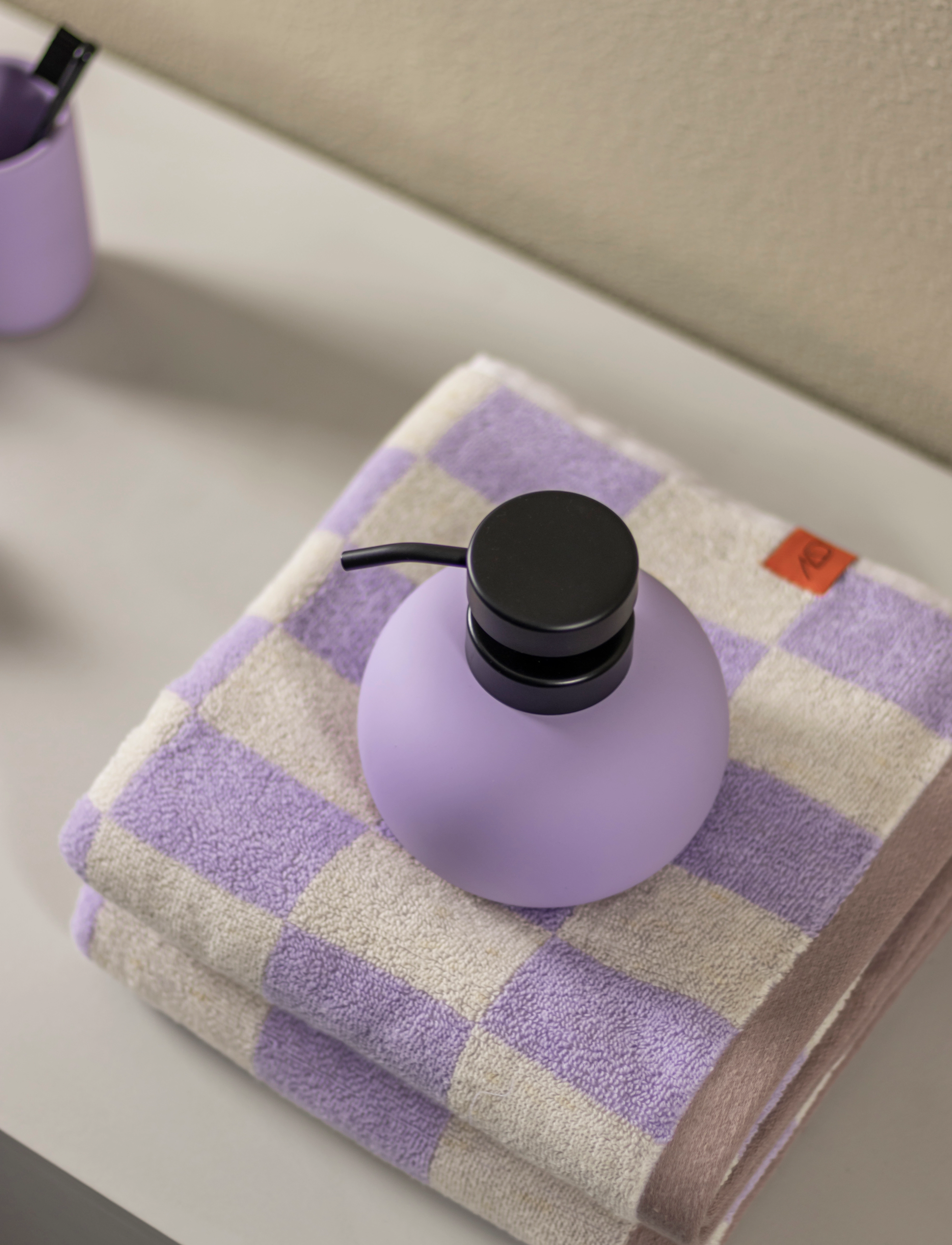Mette Ditmer - LOTUS dispenser low - tvålpumpar, tvålkoppar & tvålfat - light lilac - 3