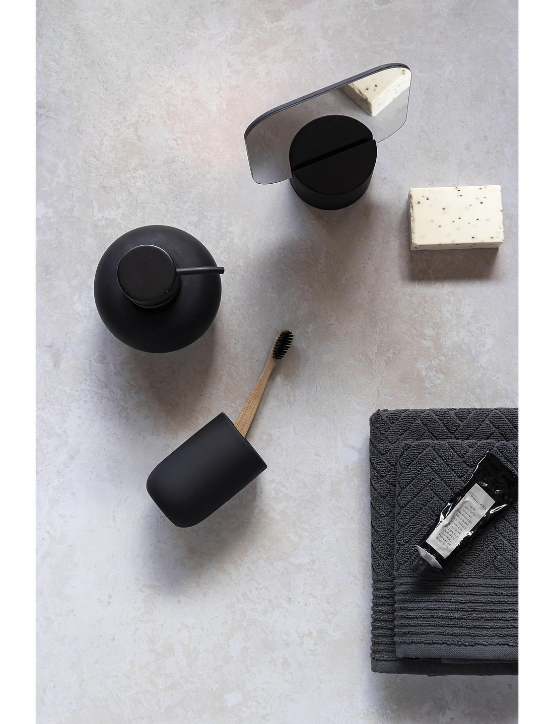 Mette Ditmer - LOTUS Dispenser - seifenspender & seifenschalen - black - 2