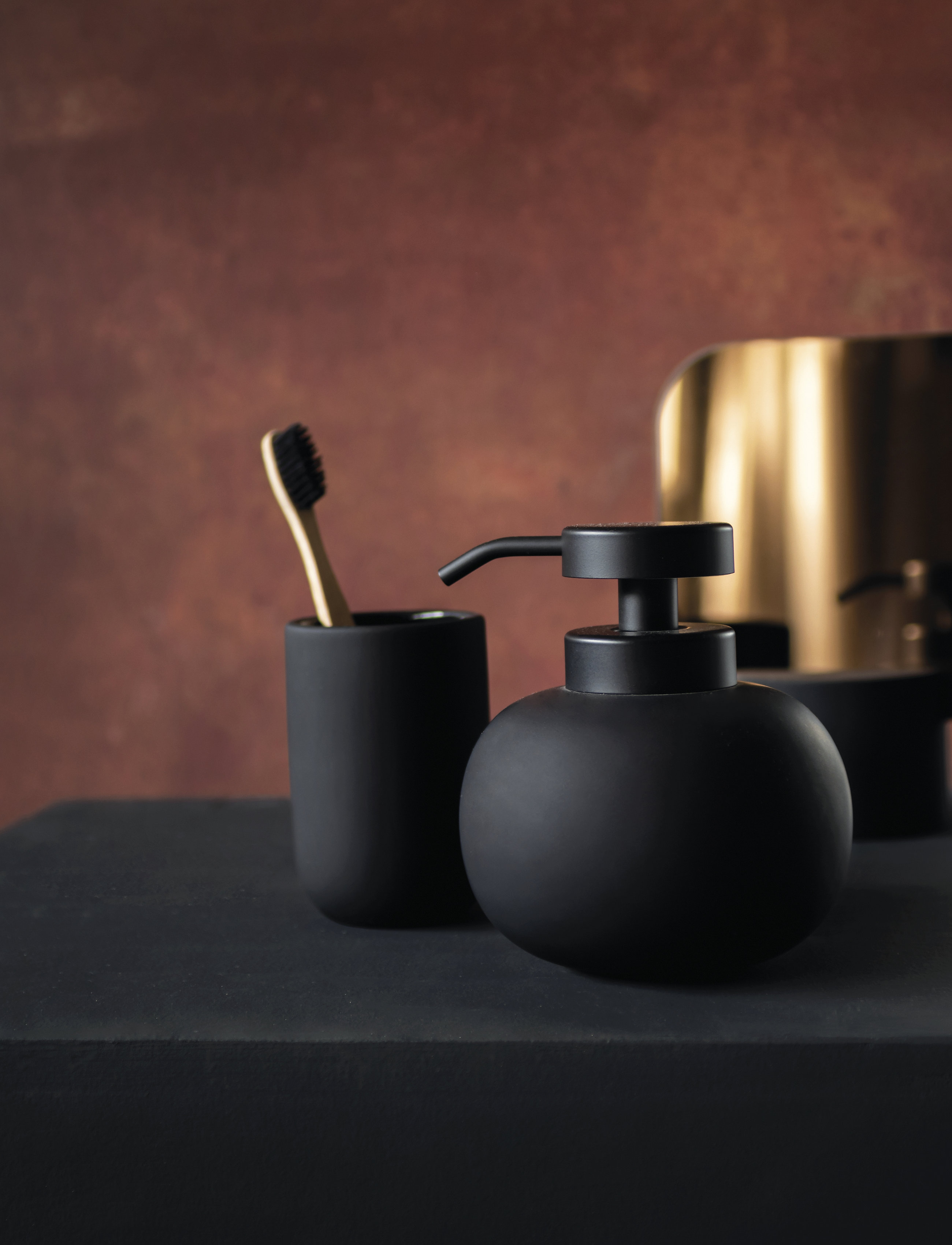 Mette Ditmer - LOTUS Dispenser - zeeppompen, zeepbekers & zeepbakjes - black - 3