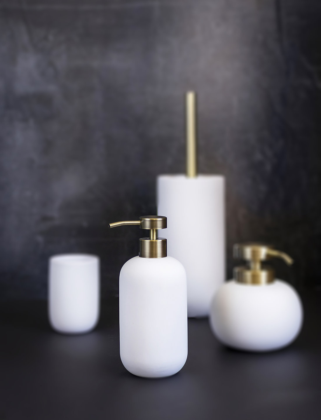 Mette Ditmer - LOTUS Dispenser - seifenspender & seifenschalen - white - 1