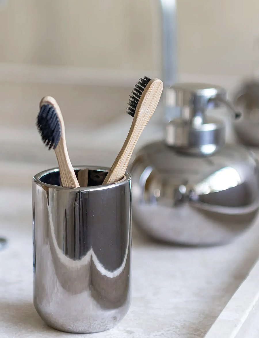 Mette Ditmer - LOTUS toothbrush holder - hambaharjahoidjad - chrome - 0