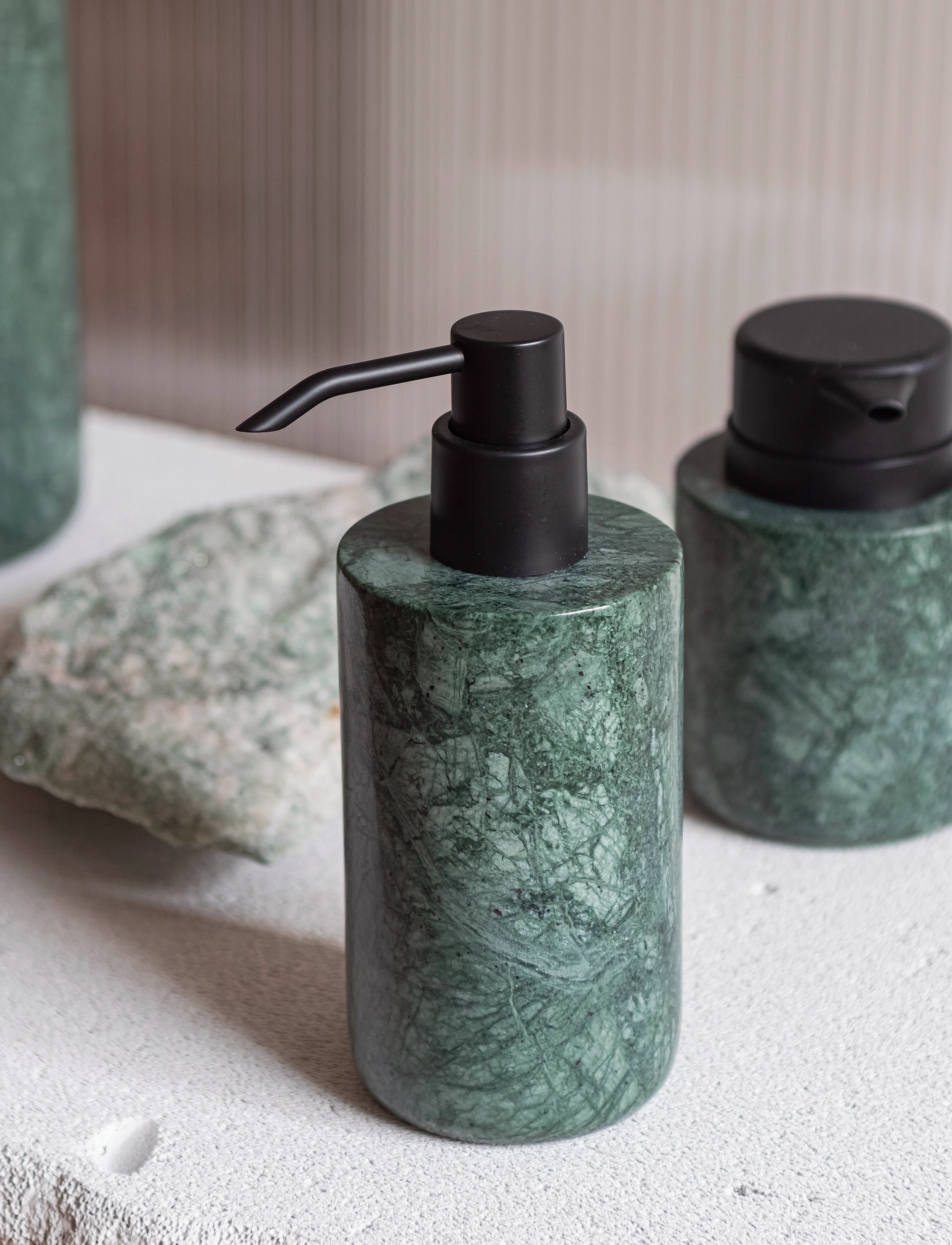 Mette Ditmer Marble Dispenser, Ø7.5X H17.5 cm, Bathroom Interior, Grün - Soap Pumps & Cups, Homeware