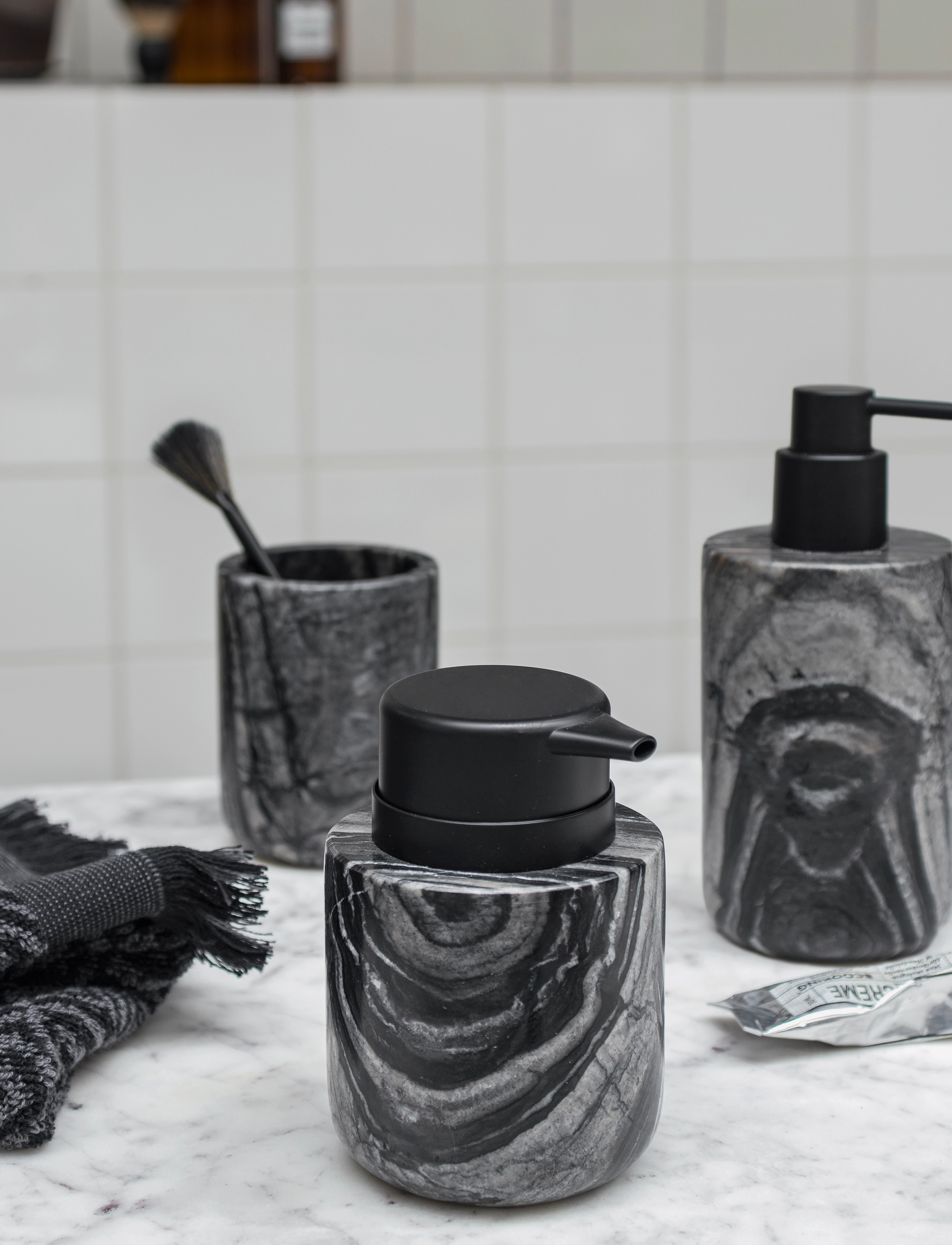 Mette Ditmer Marble Dispenser, H12.3 cm, Bathroom Interior, Schwarz - Soap Pumps & Cups, Homeware