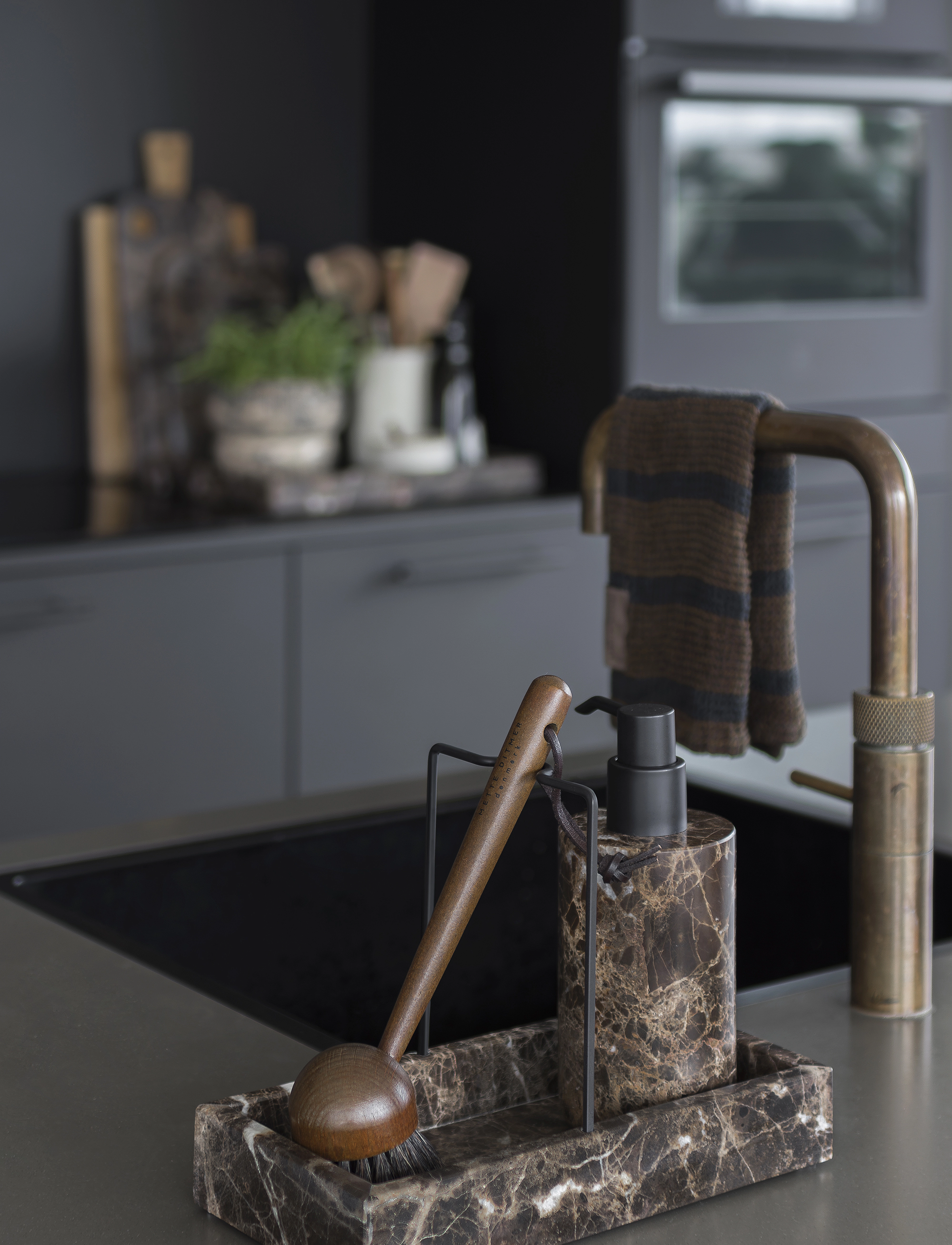 Mette Ditmer Marble Dishwashing Organizer, W12X L23.5X H17.5 cm, Brown, Opvask > Klude Og Opvaskebørste, Unisex