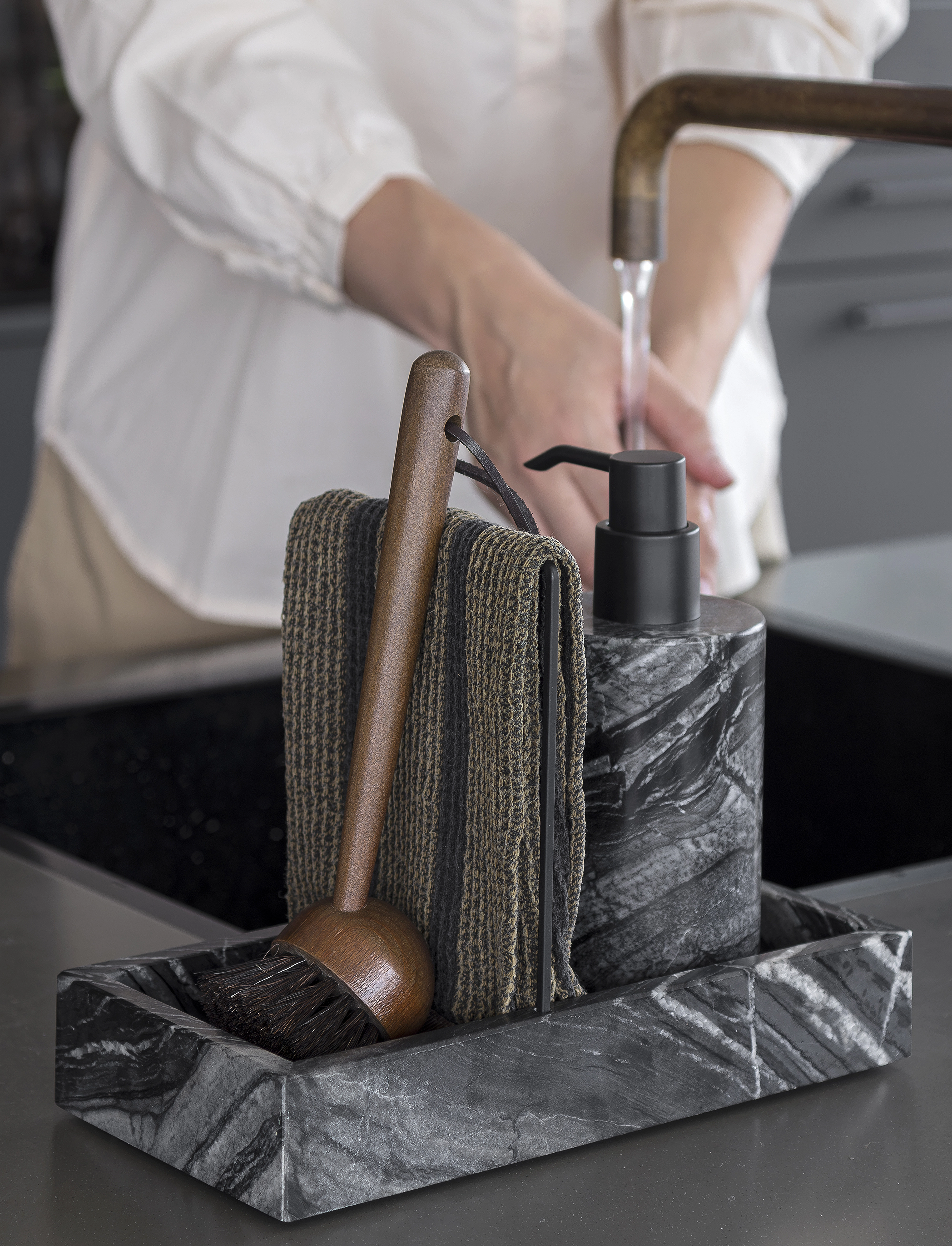 Mette Ditmer Marble Dishwashing Organizer, W12X L23.5X H17.5 cm, Black, Opvask > Klude Og Opvaskebørste, Unisex