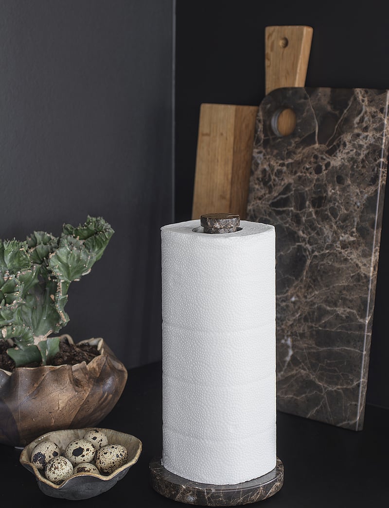 Mette Ditmer - MARBLE kitchen roll holder - majapidamispaberi hoidjad - brown - 0