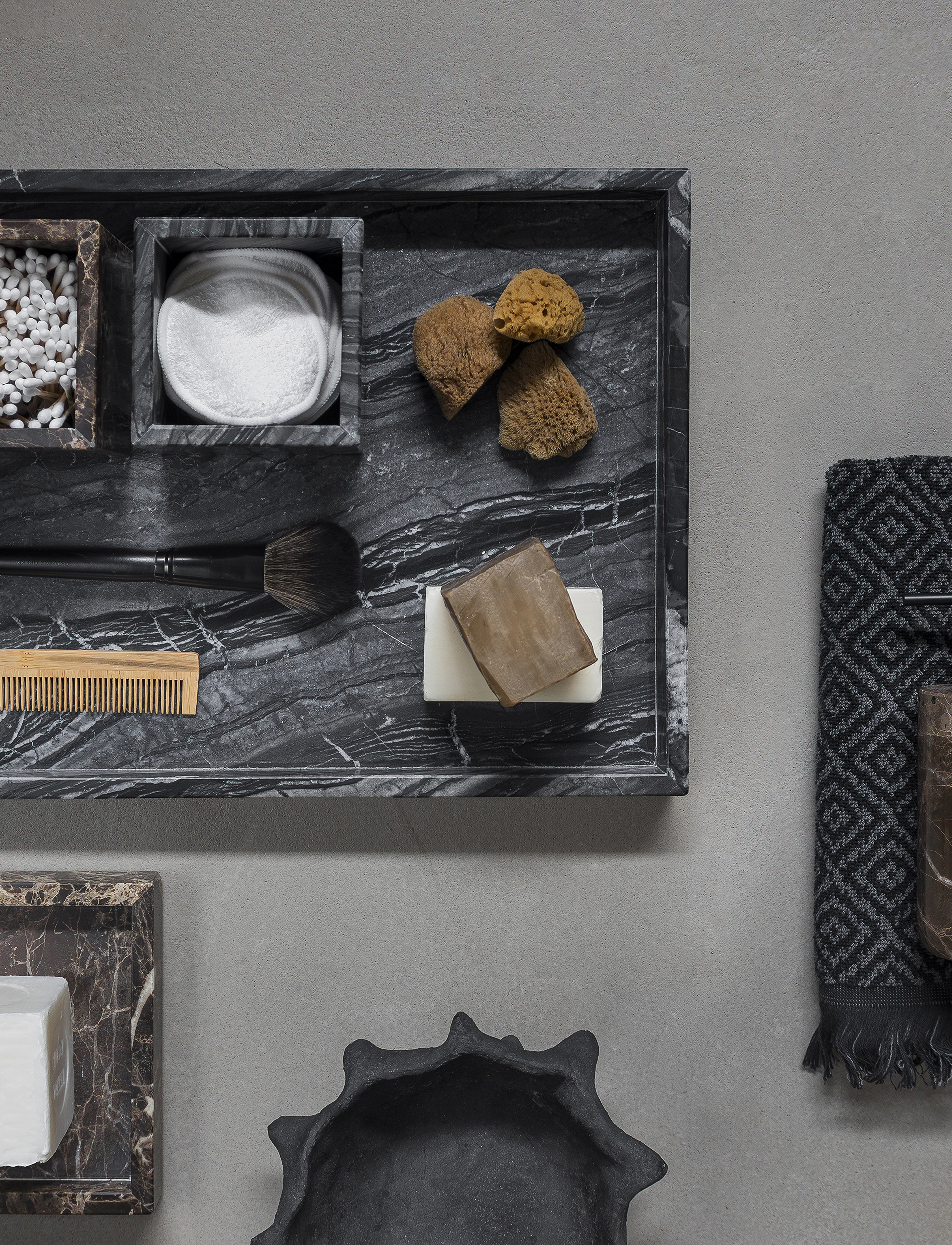 Mette Ditmer - MARBLE deco tray - serveringsbakker - black / grey - 2