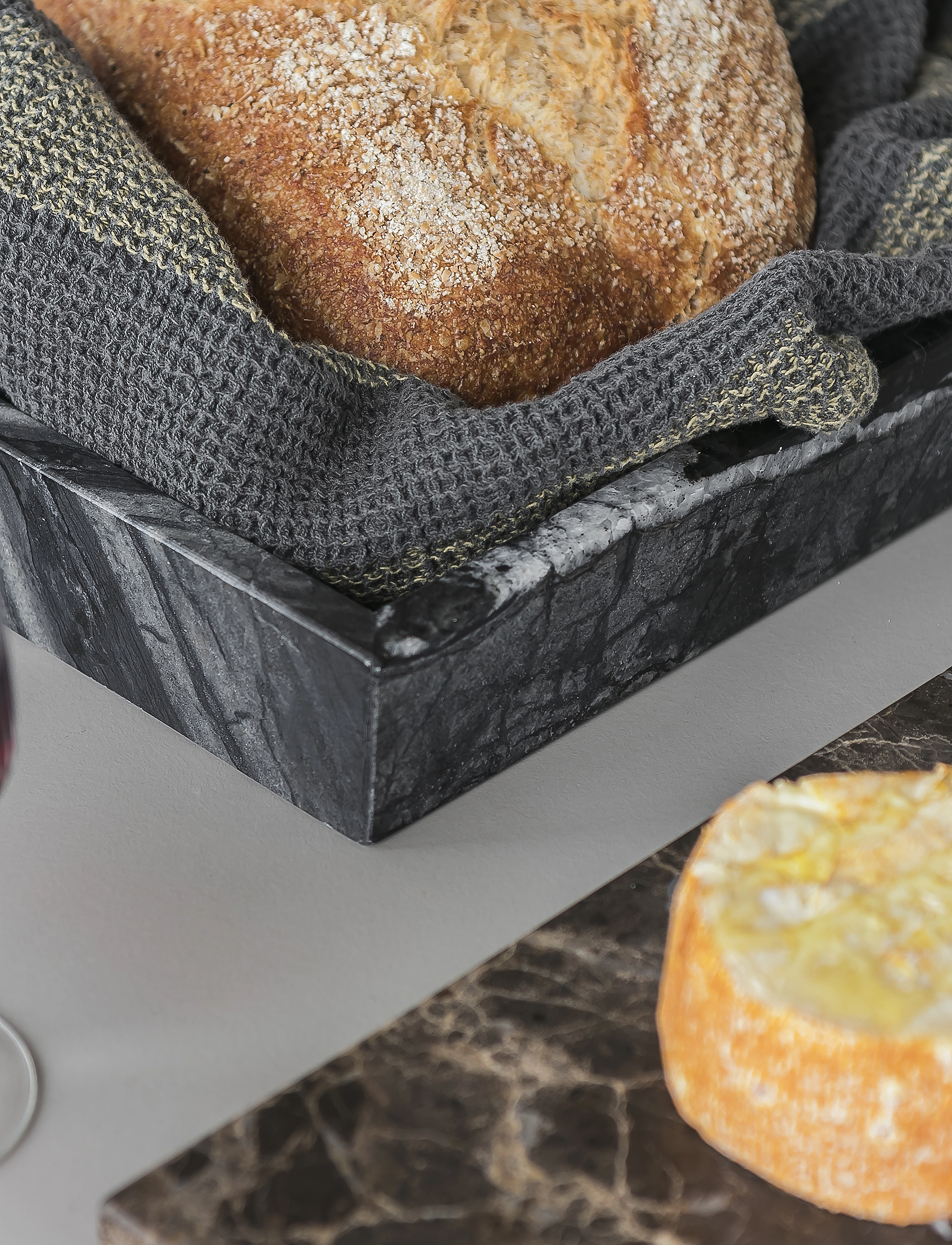 Mette Ditmer - MARBLE deco tray - serveringsbakker - black / grey - 5