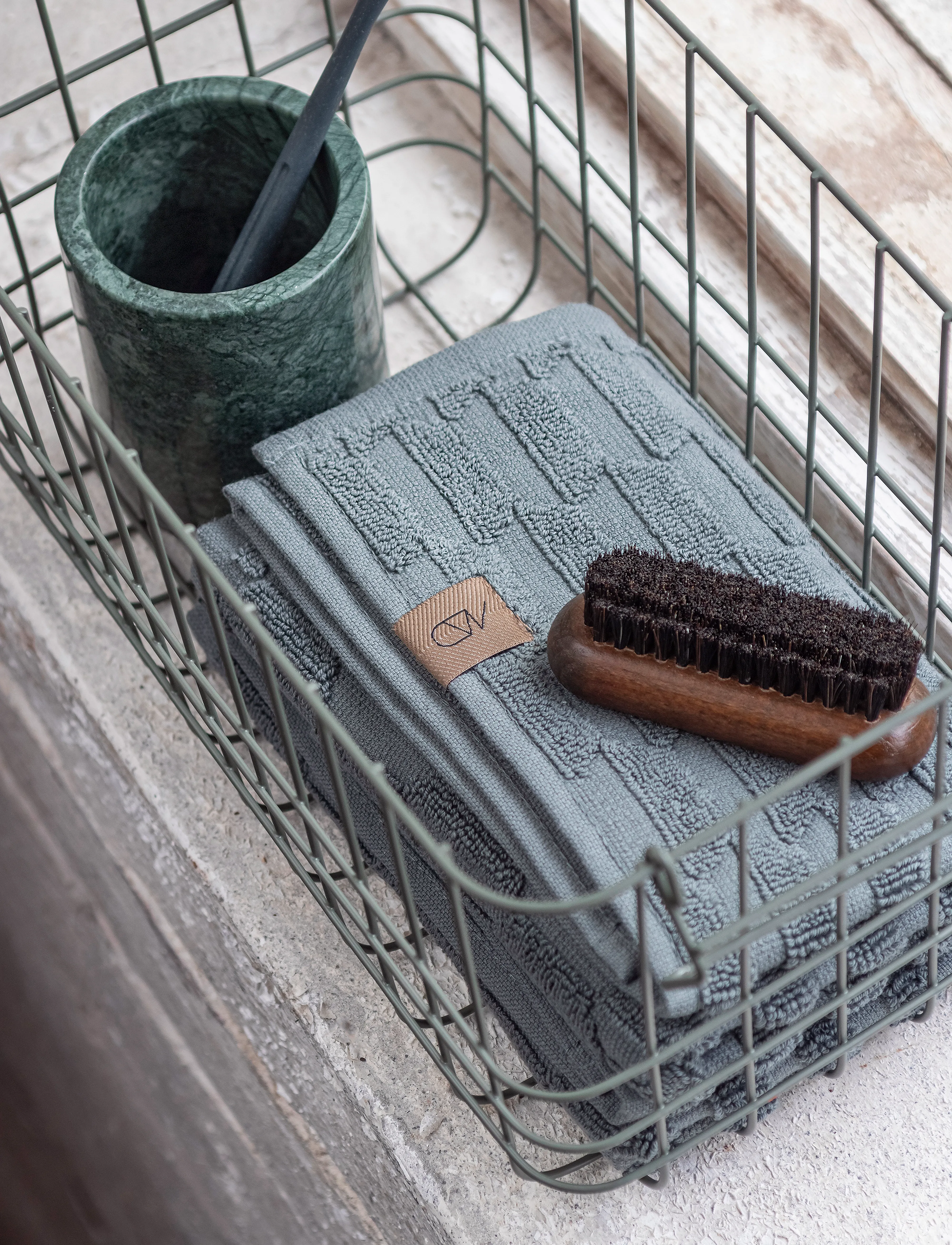 Mette Ditmer - MARBLE toothbrush holder - dark forest - 5