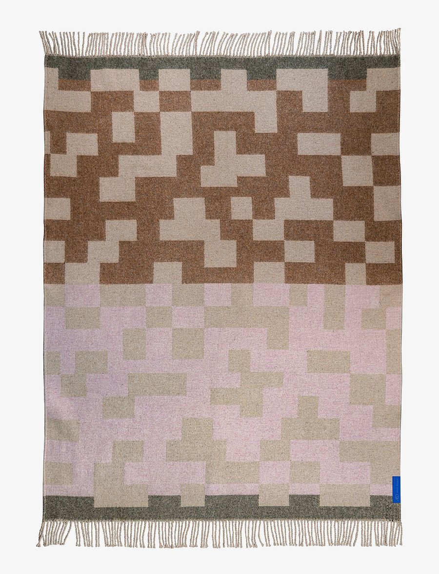 Mette Ditmer - MAZE throw - pleedid - powder rose - 1
