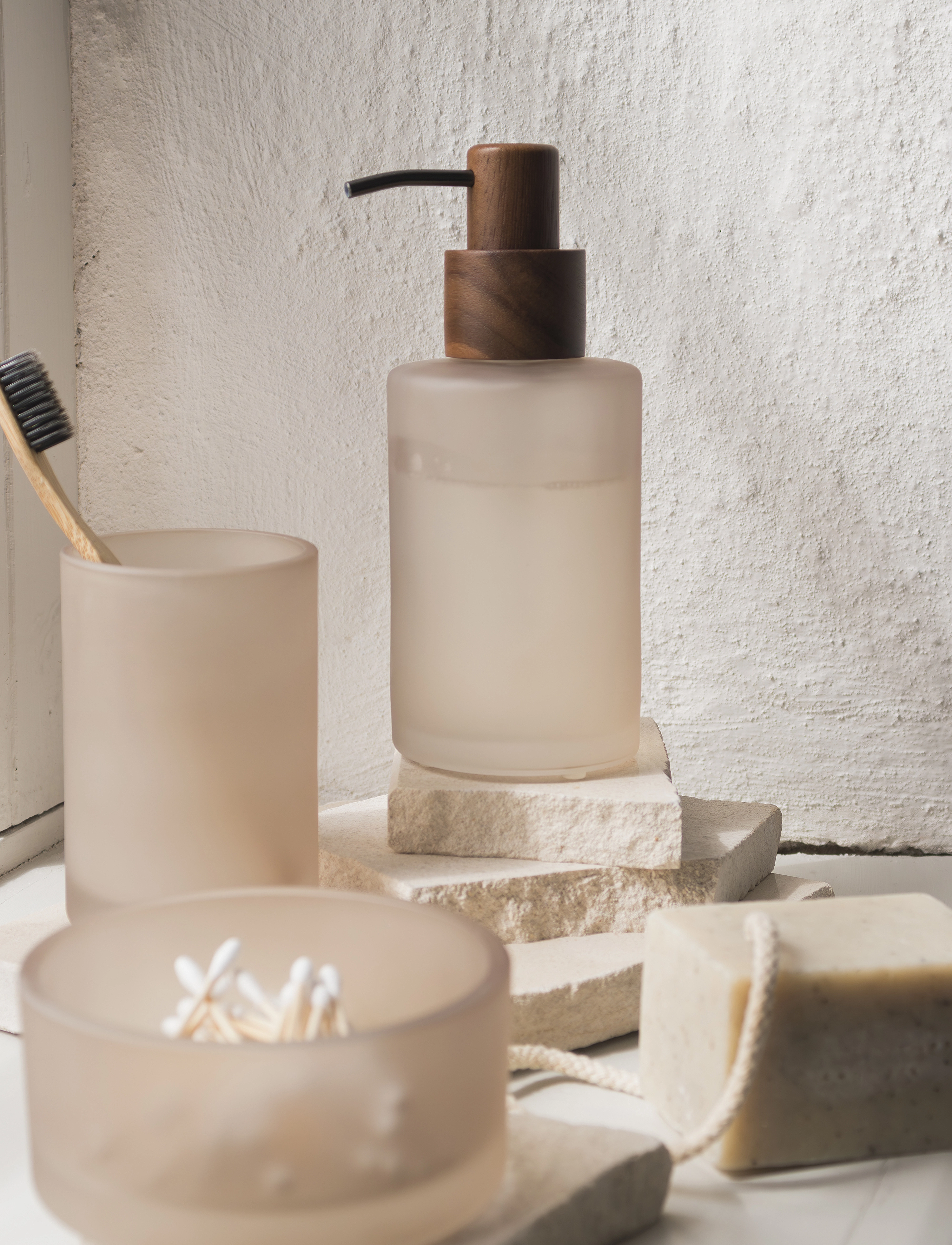Mette Ditmer Modest Dispenser, Tall, Ø7.5X H18 cm, Bathroom Interior, Braun - Soap Pumps & Cups, Homeware