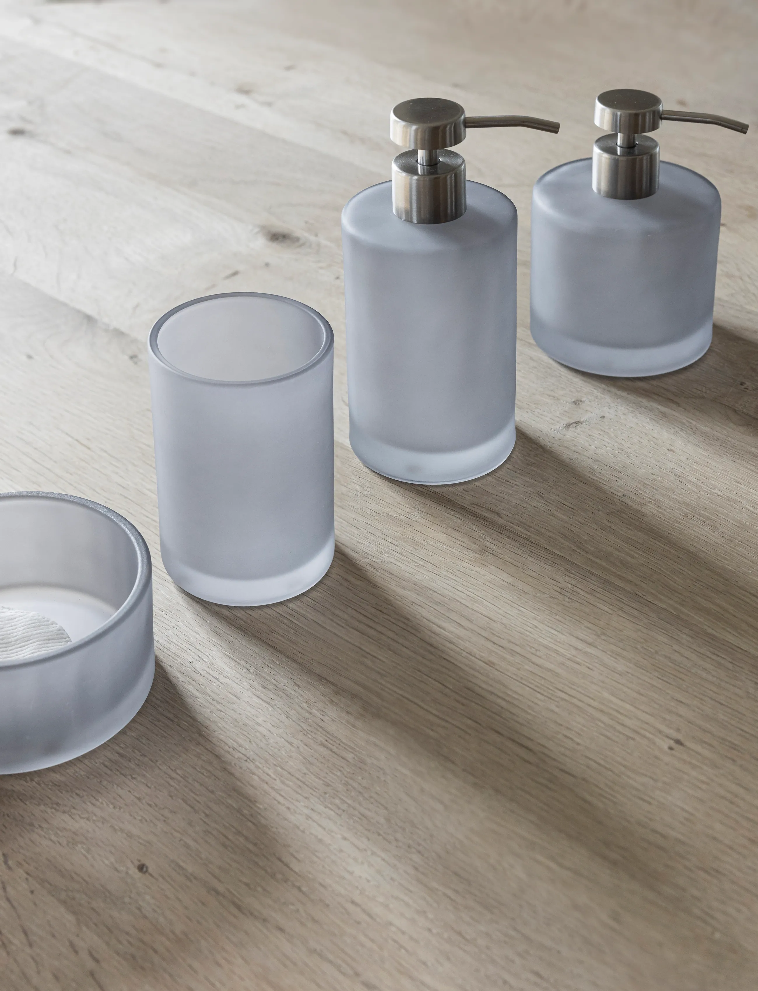 Mette Ditmer - MODEST dispenser, tall - sæbedispensere & sæbeskåle - dove blue - 2