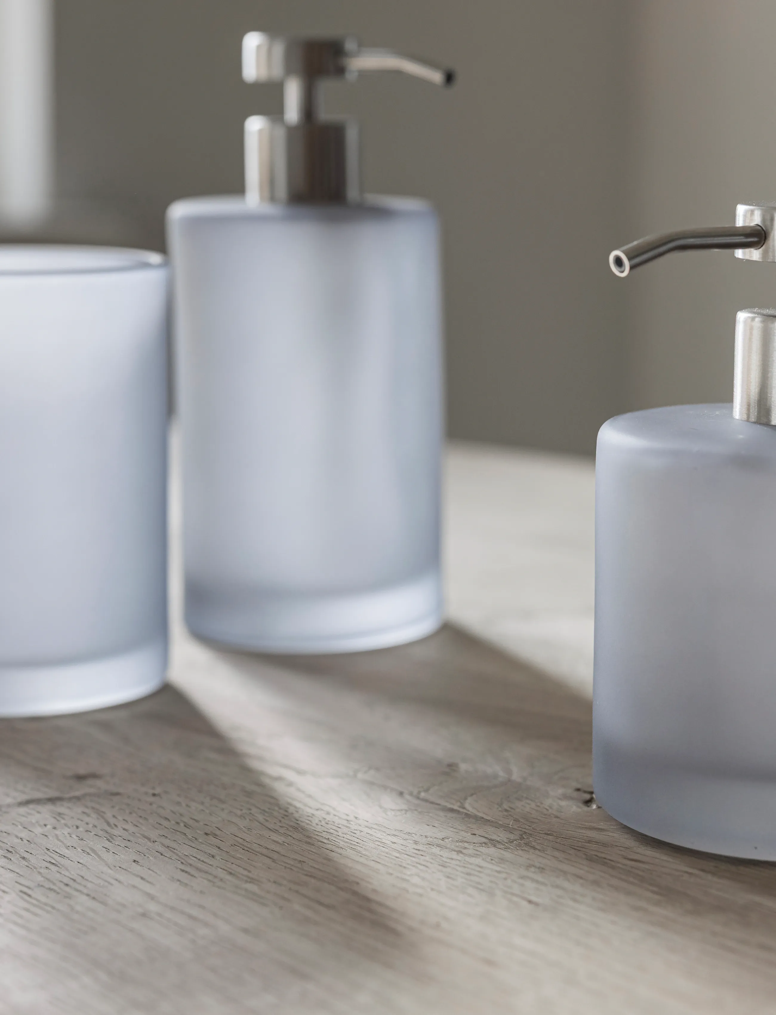 Mette Ditmer - MODEST dispenser,  low - pompes à savon, tasses à savon et porte-savons - dove blue - 2