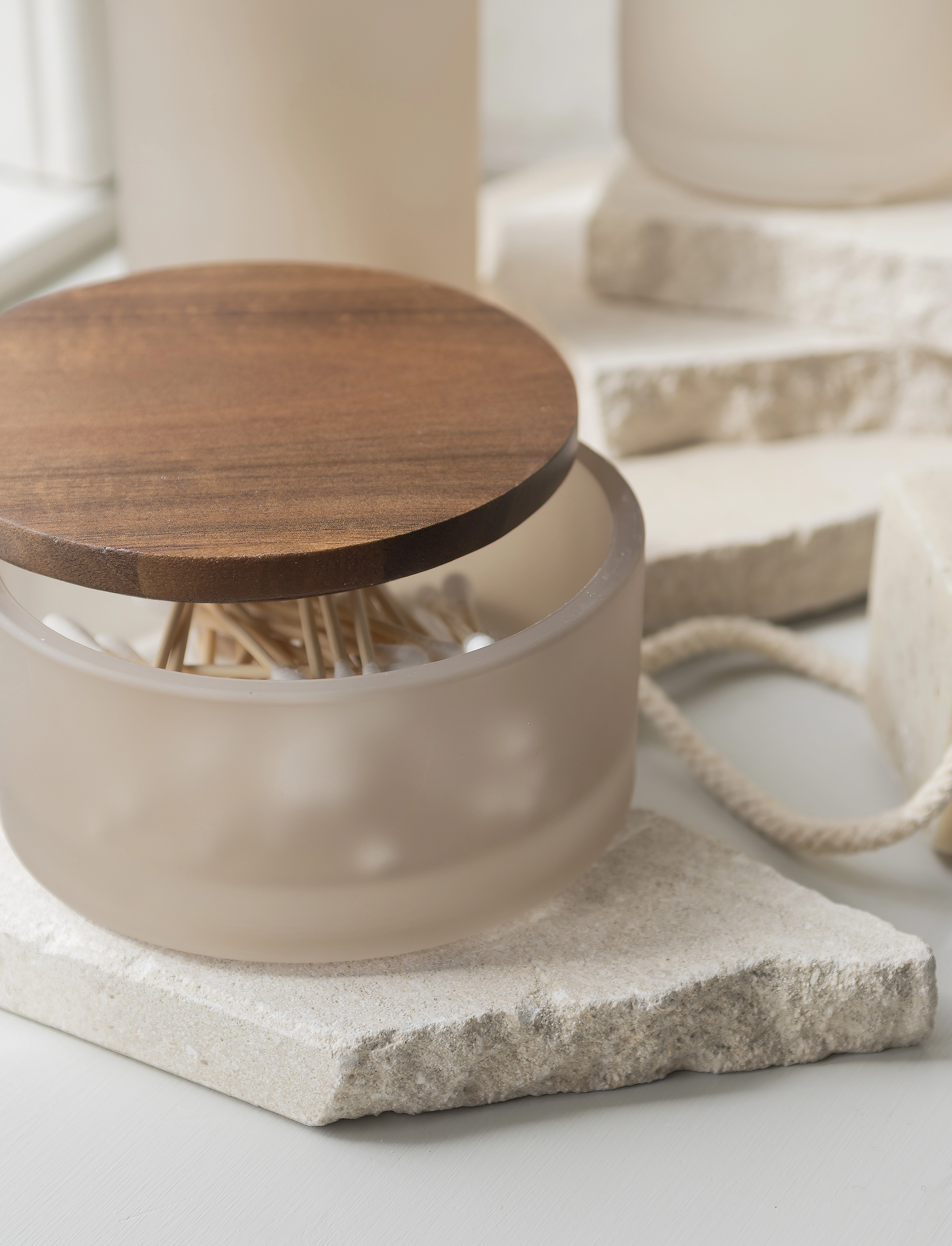 Mette Ditmer Modest Jar With Lid, Ø10.5X H6 cm, Kitchen Storage, Braun - Jars, Homeware