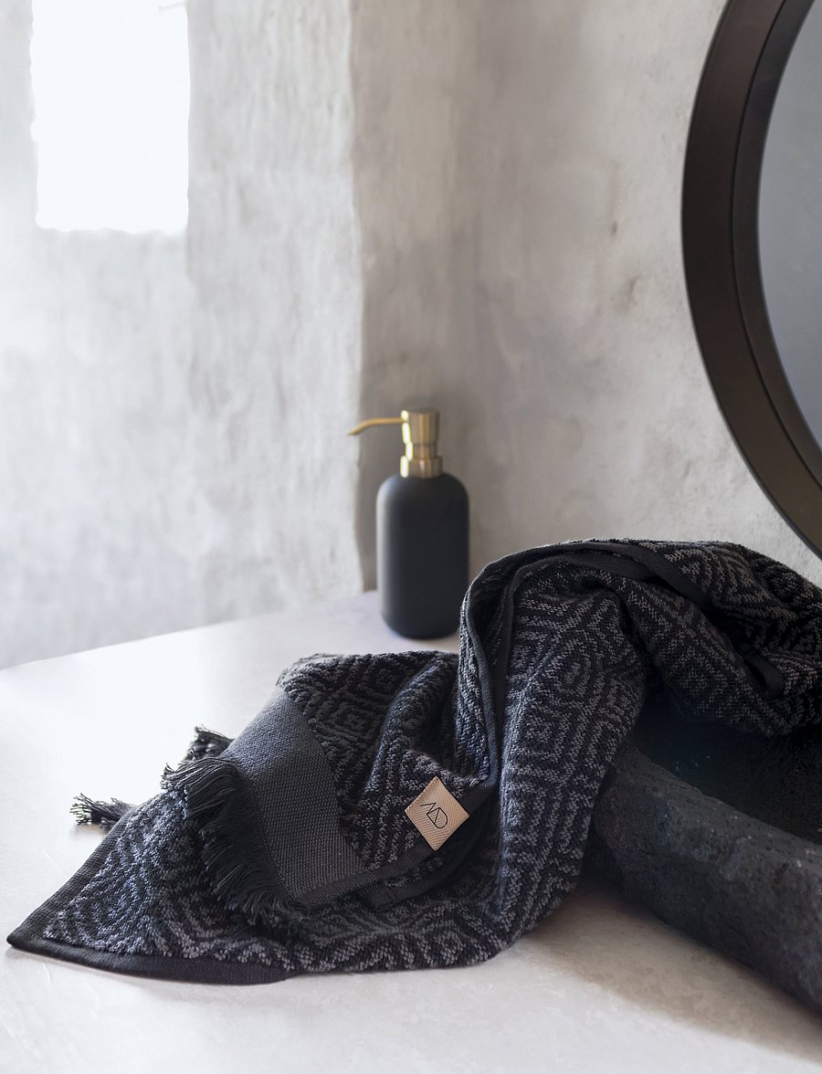 Mette Ditmer - MOROCCA Bath towel - saunalinad - black/grey - 1