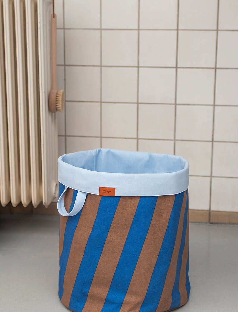 Mette Ditmer - NOVA ARTE laundry bag - wäschekörbe - cobalt / blush - 0