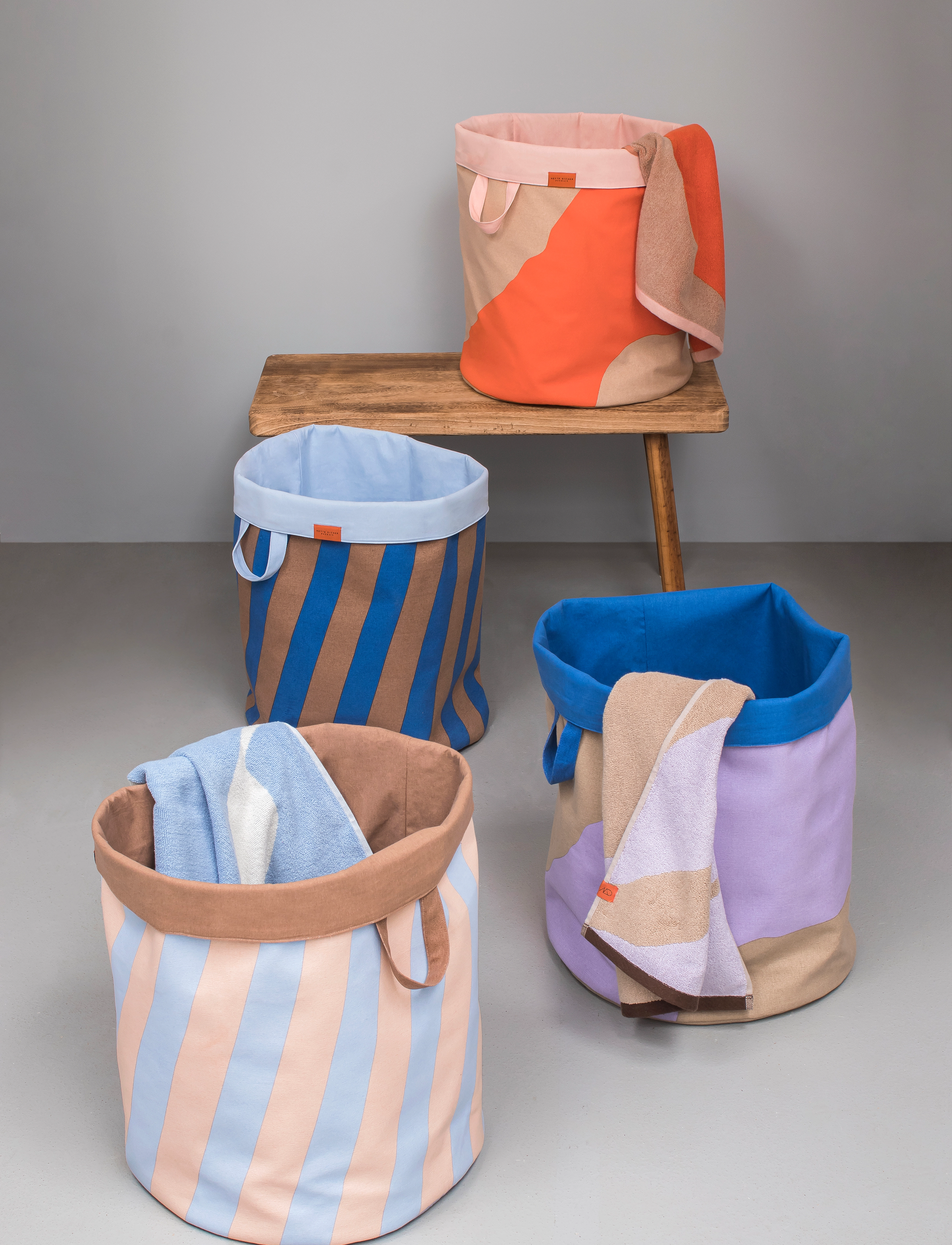 Mette Ditmer - NOVA ARTE laundry bag - tvättkorgar - sand / lilac - 3