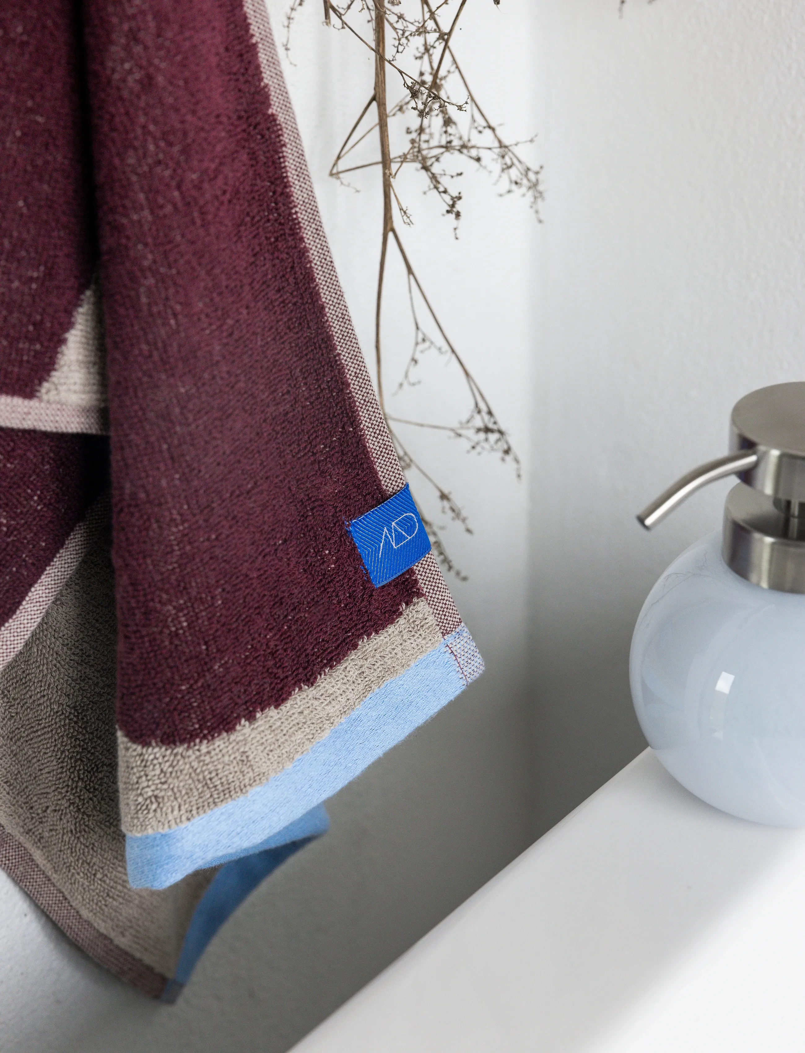 Mette Ditmer - NOVA ARTE guest towel, 2-pack - guest towels - wine / sand - 2