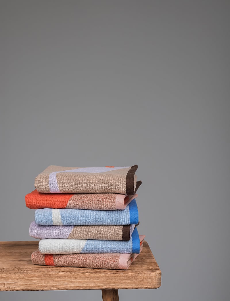 Mette Ditmer - NOVA ARTE bath towel - badetücher - latte / orange - 0