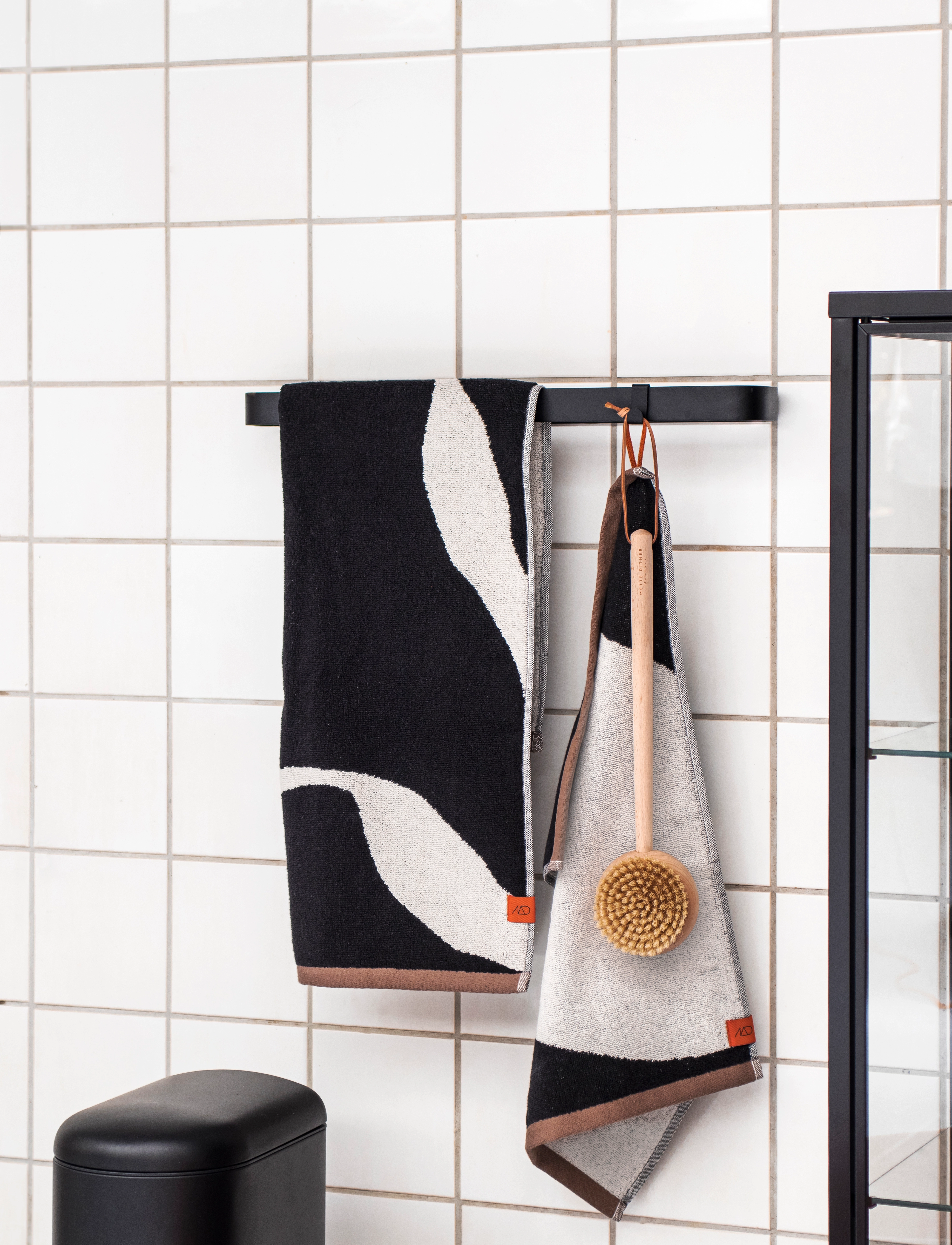 Mette Ditmer Nova Arte Towel, 2-Pack, One Size, Towels & Bath Towels, Schwarz - Hand Homeware