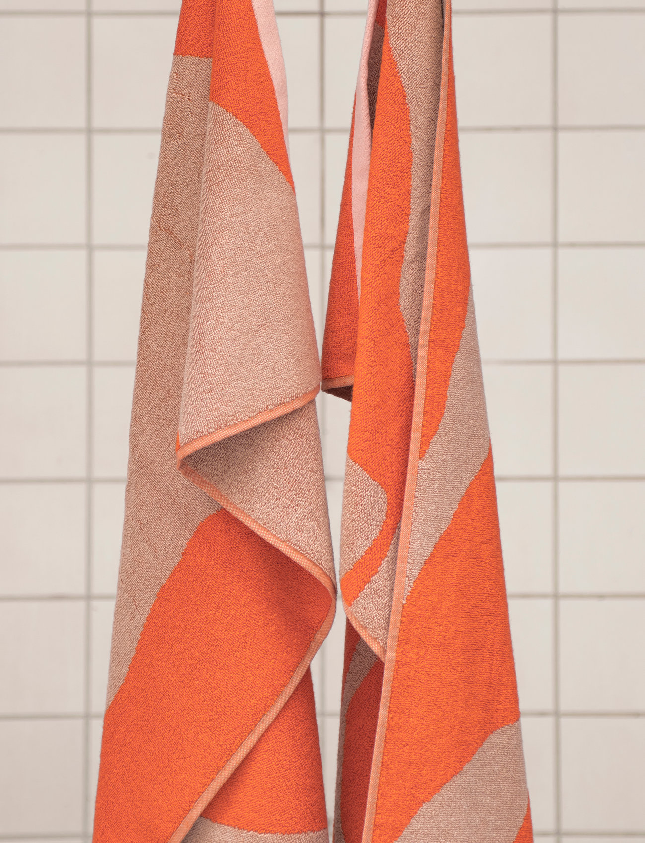 Mette Ditmer - NOVA ARTE towel, 2-pack - håndklæder - latte / orange - 1