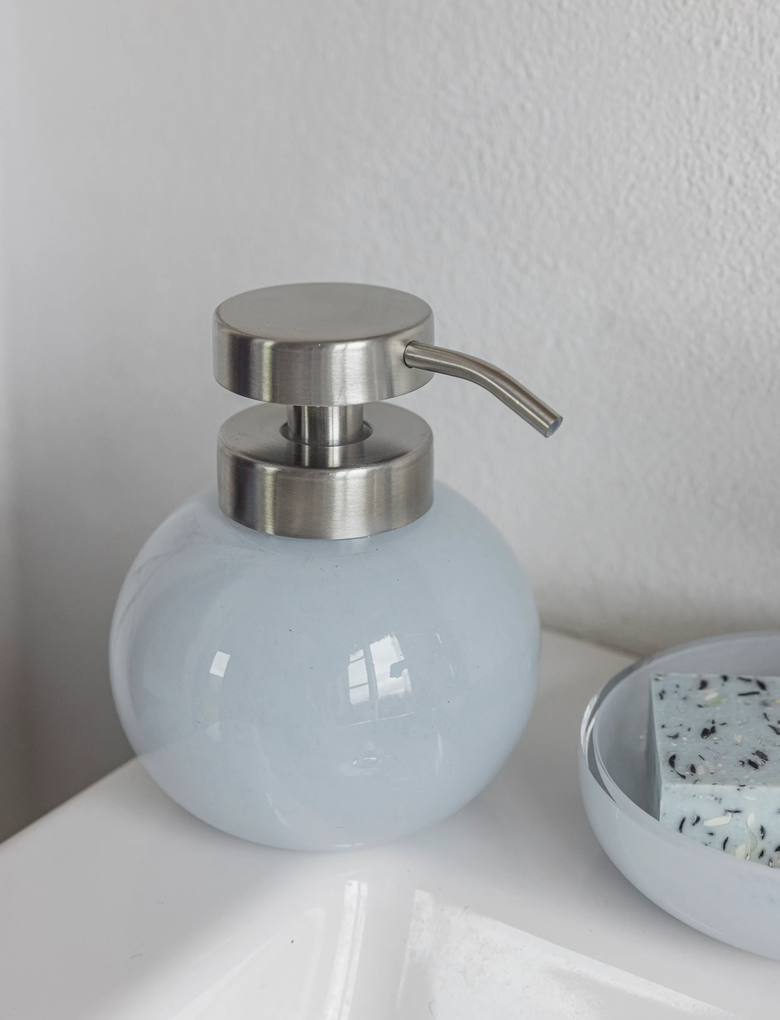 Mette Ditmer - OPAL dispenser - pompes à savon, tasses à savon et porte-savons - light blue - 2