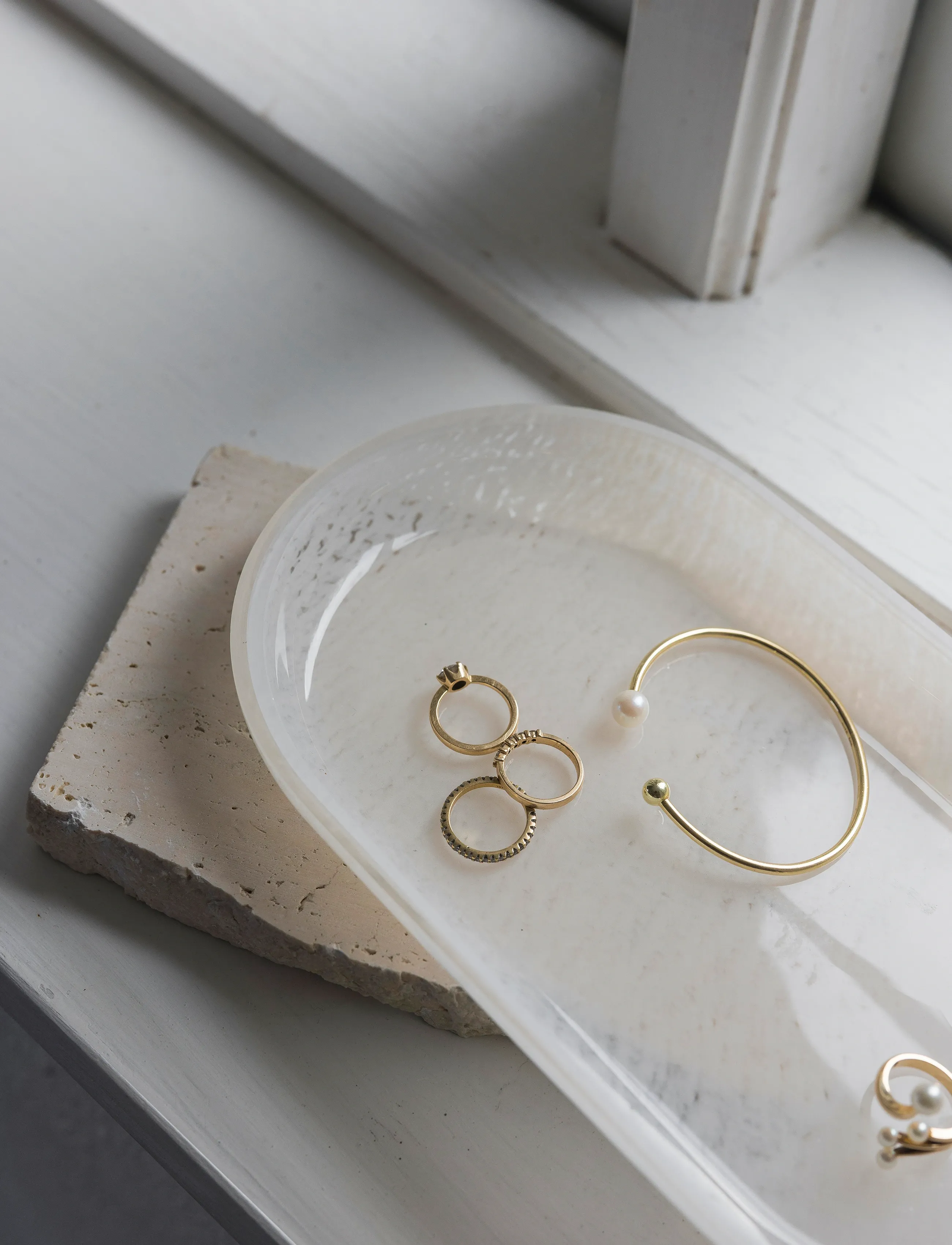 Mette Ditmer - OPAL tray - brickor - linen - 2