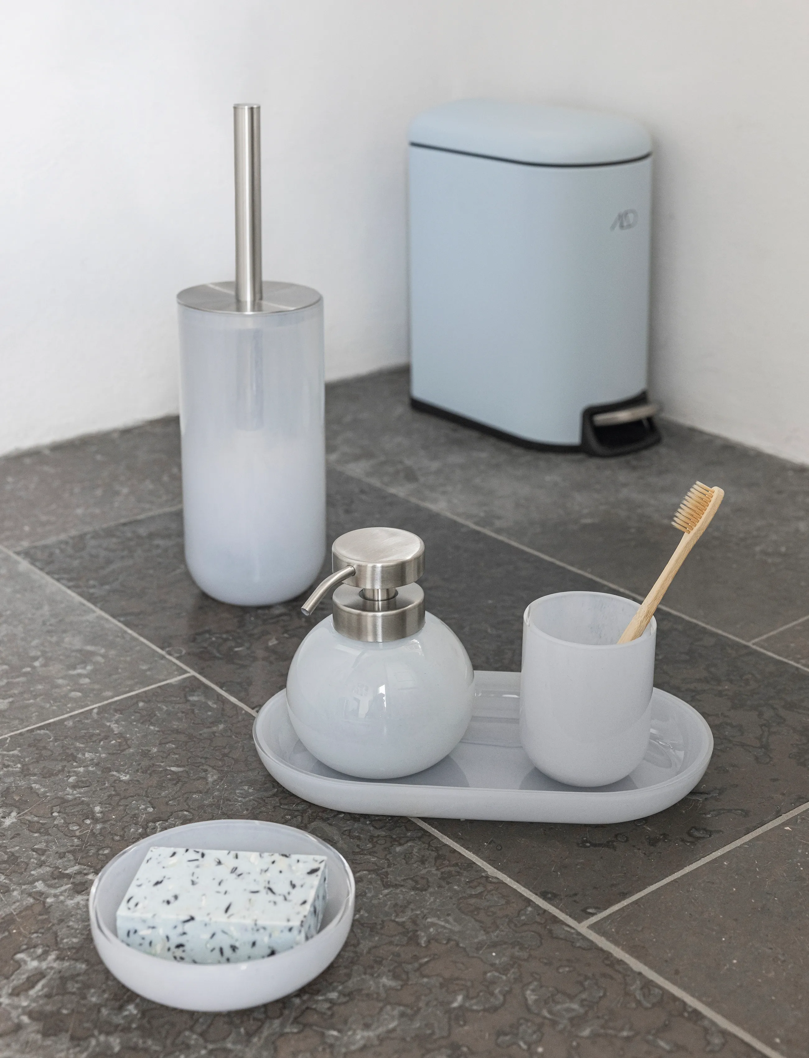 Mette Ditmer - OPAL tray - kandikud - light blue - 3